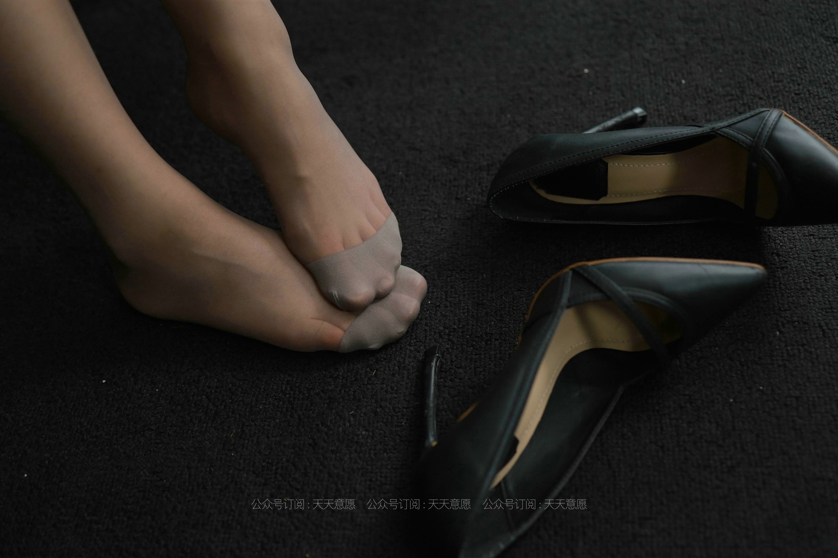 [IESS异思趣向]  模特：小婕《美女开例会》