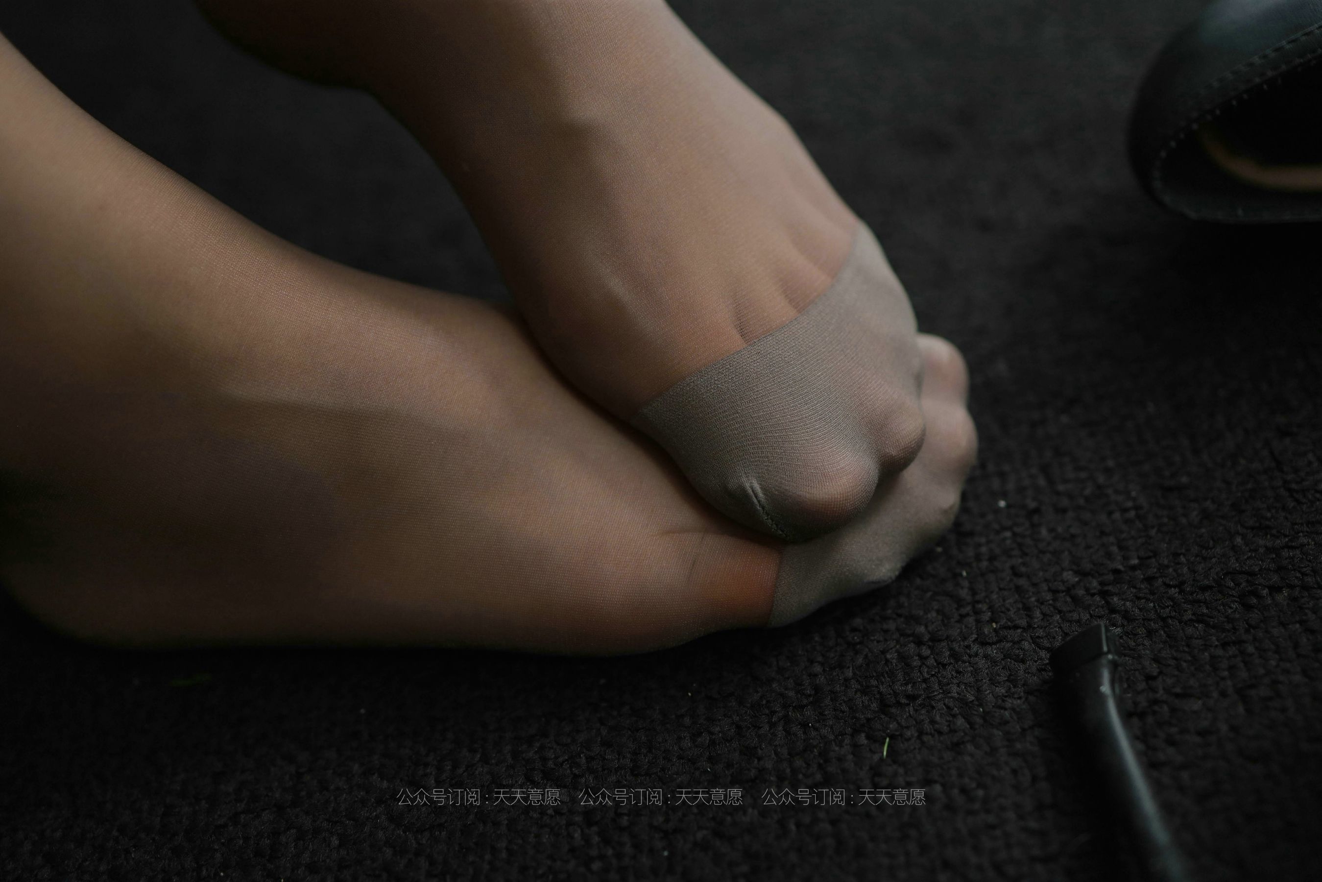 [IESS异思趣向]  模特：小婕《美女开例会》