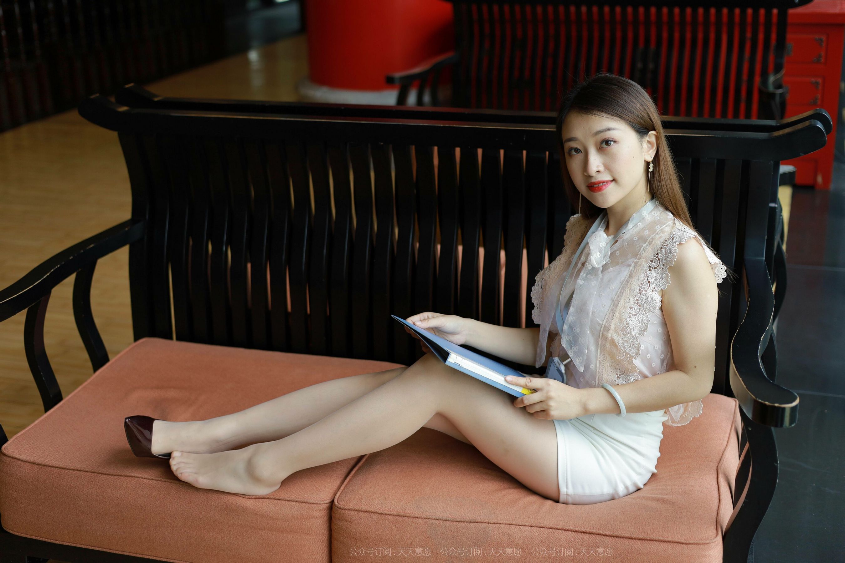 [IESS异思趣向]  模特：小婕《美腿业务员》