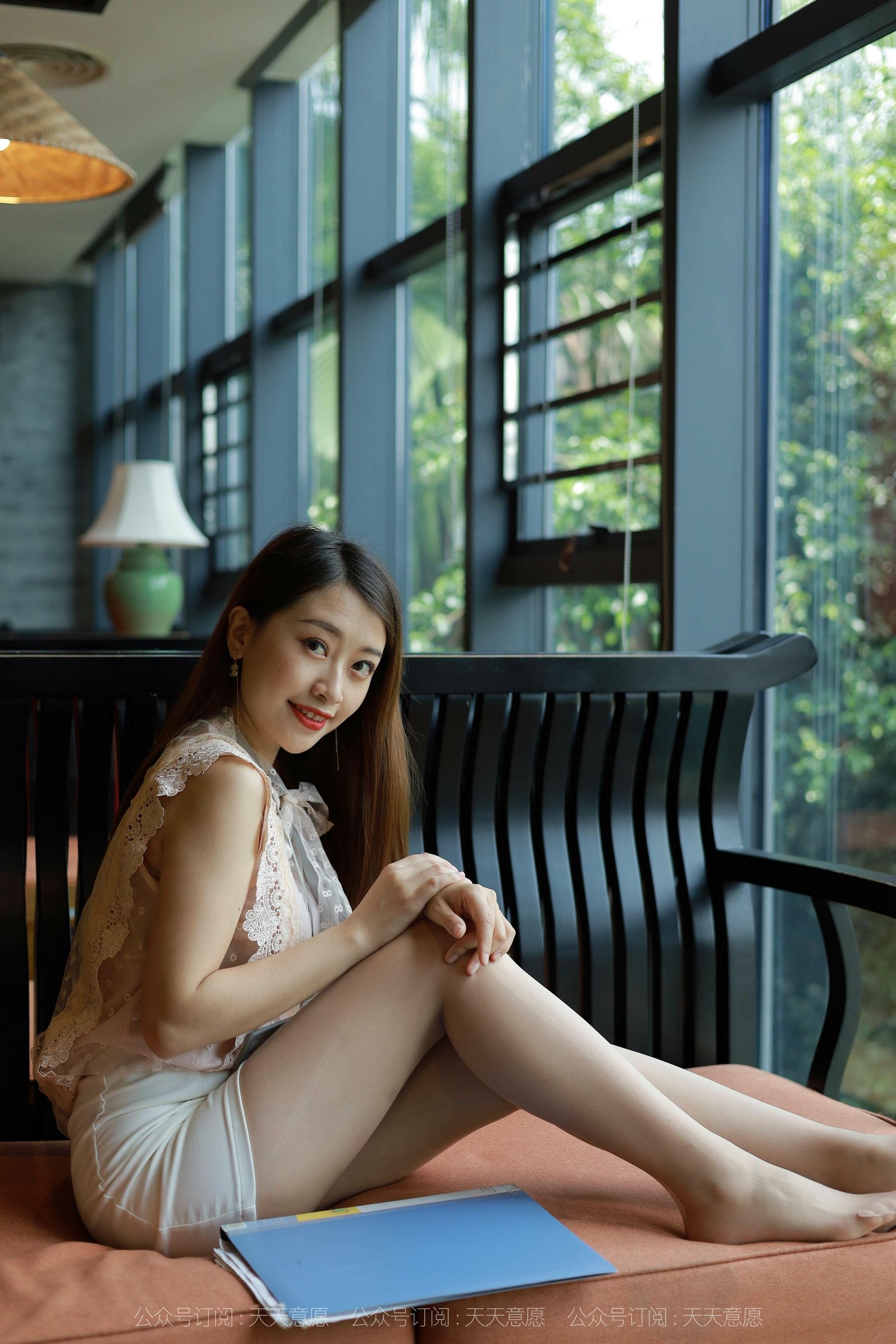 [IESS异思趣向]  模特：小婕《美腿业务员》