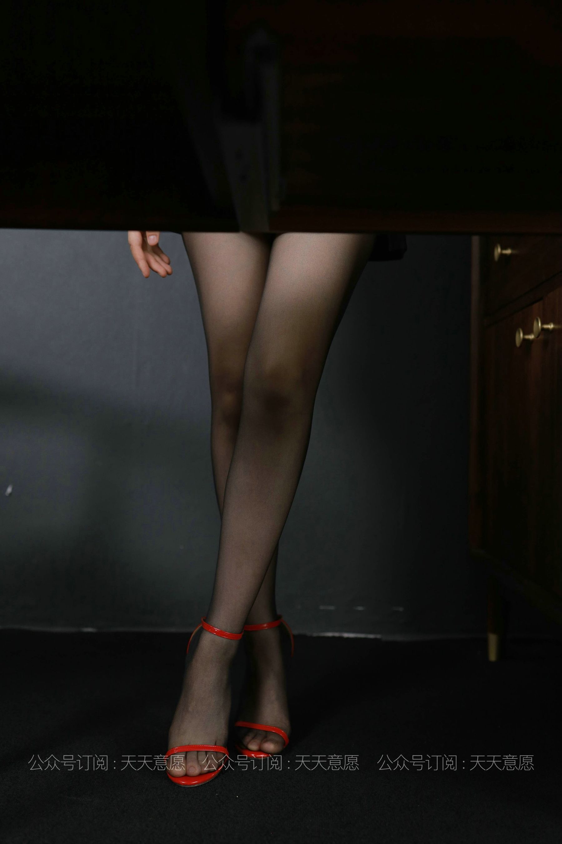 [IESS异思趣向]  模特：小婕《职业装展示》