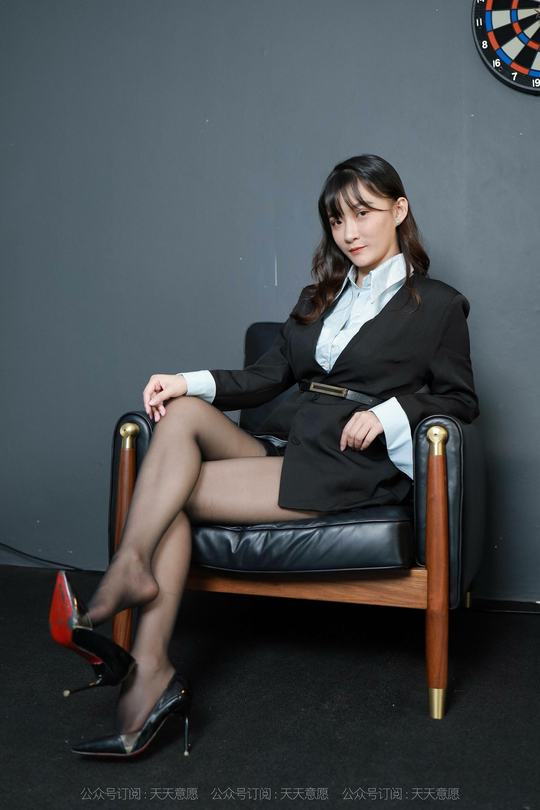 [IESS异思趣向]  模特：秋秋《时尚职业装》