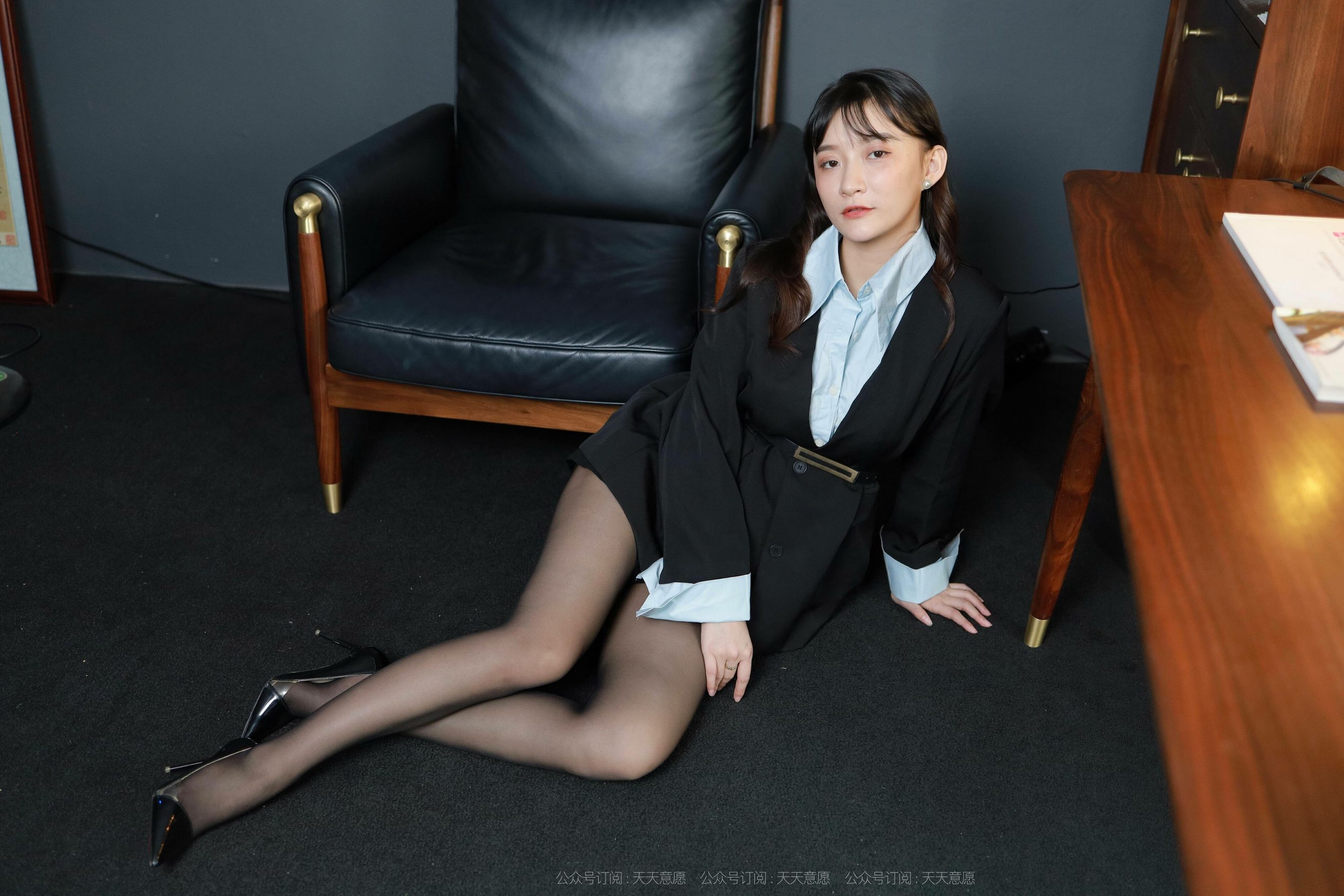[IESS异思趣向]  模特：秋秋《时尚职业装》