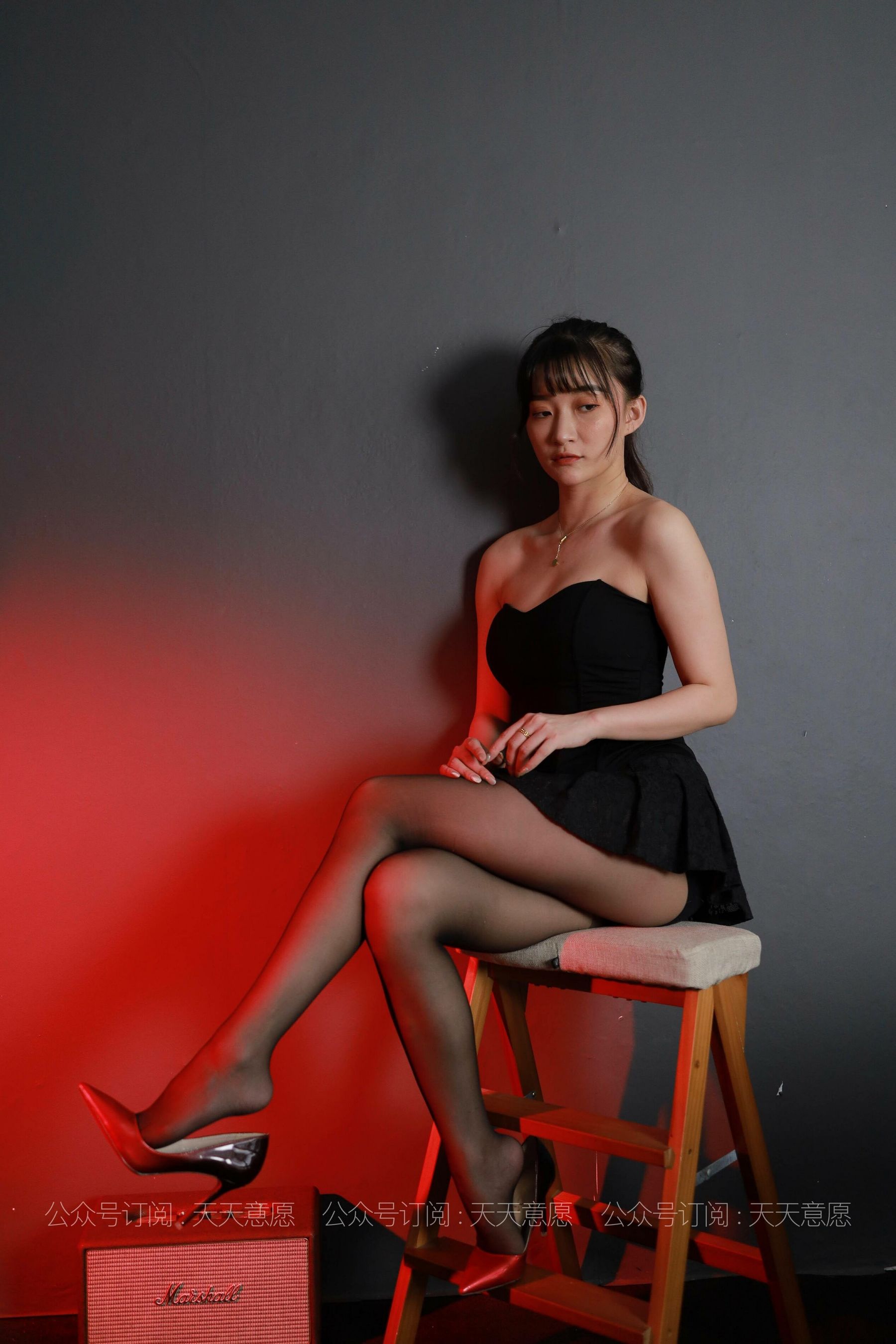 [IESS异思趣向]  模特：秋秋《灯红酒绿》