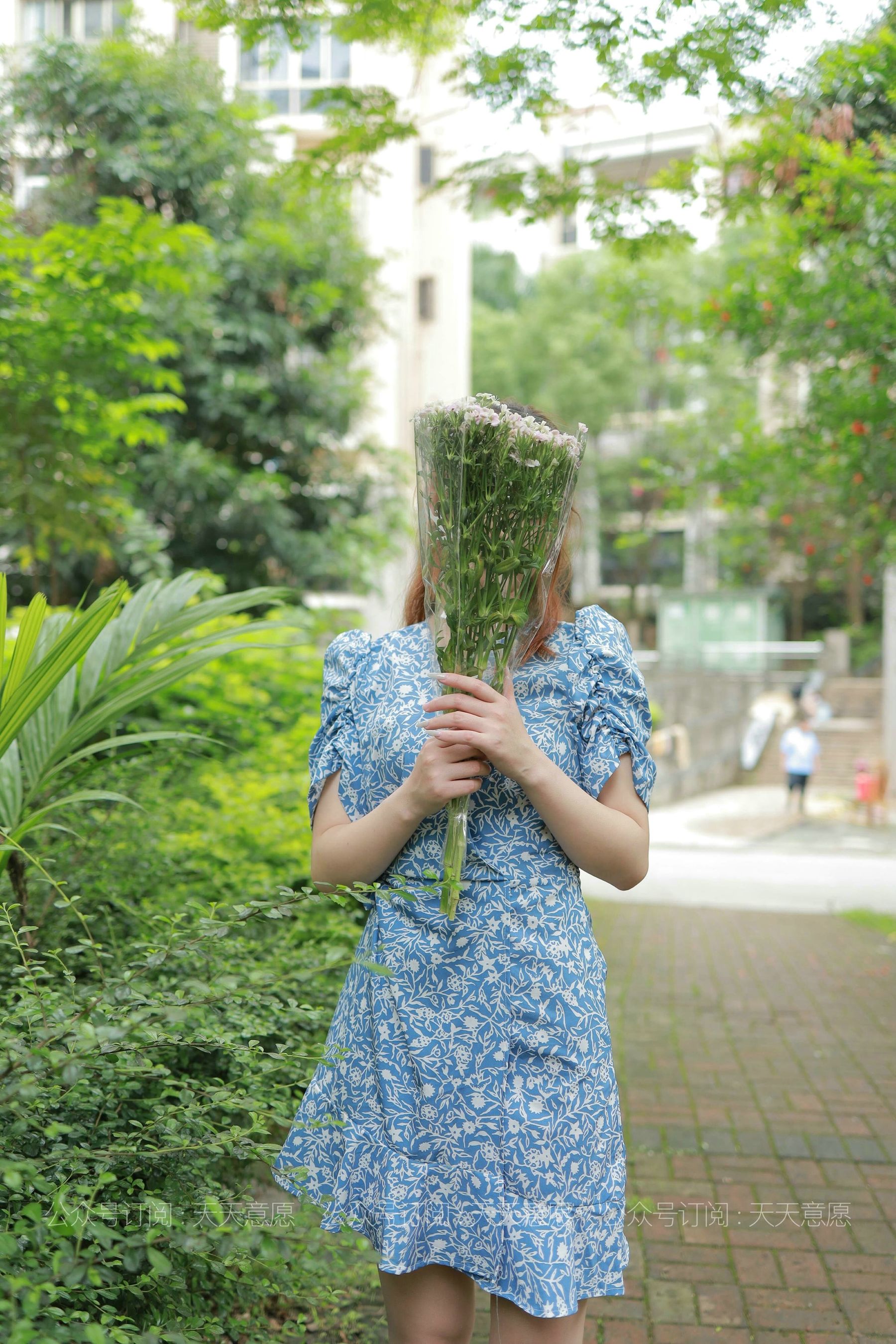 [IESS异思趣向]  模特：紫薇《卖花的小女孩》