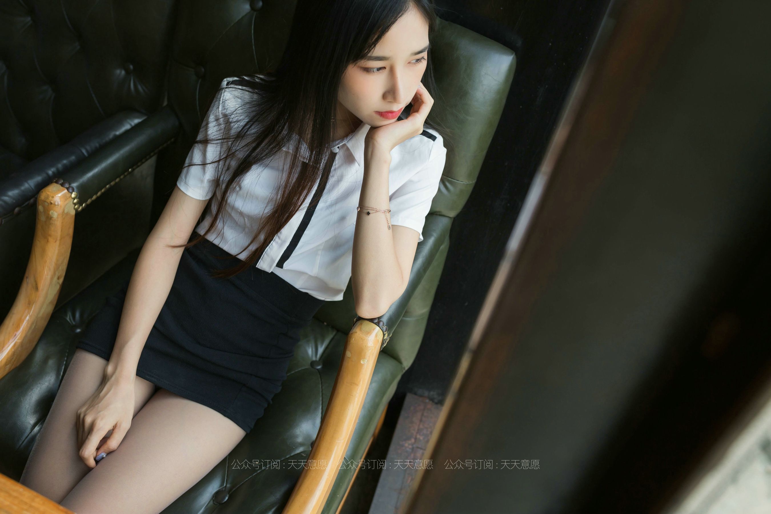 [IESS异思趣向]  模特：美子《OL职业装》
