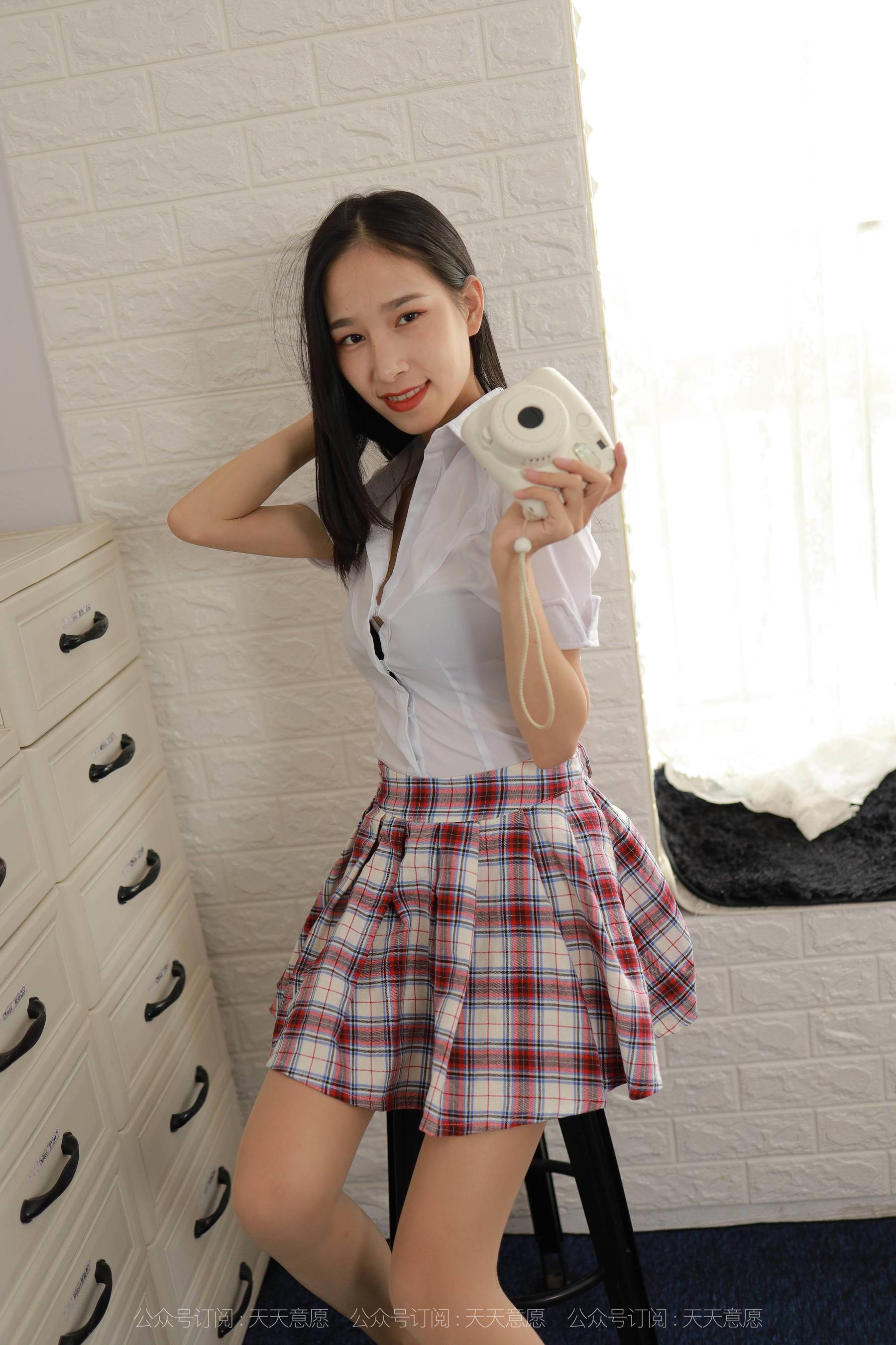 [IESS异思趣向]  模特：美子《学苑风短裙》