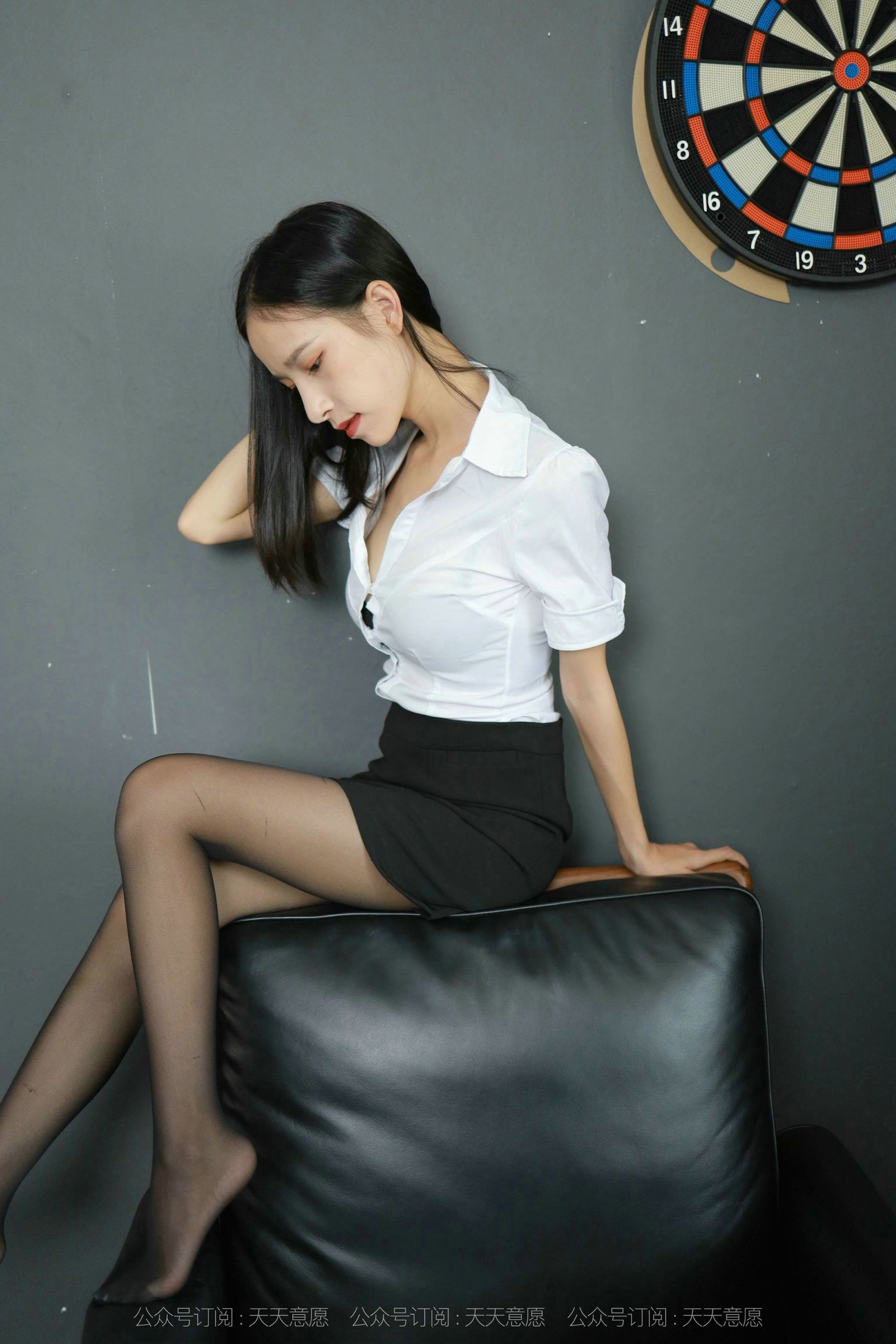 [IESS异思趣向]  模特：美子《红色高跟鞋》