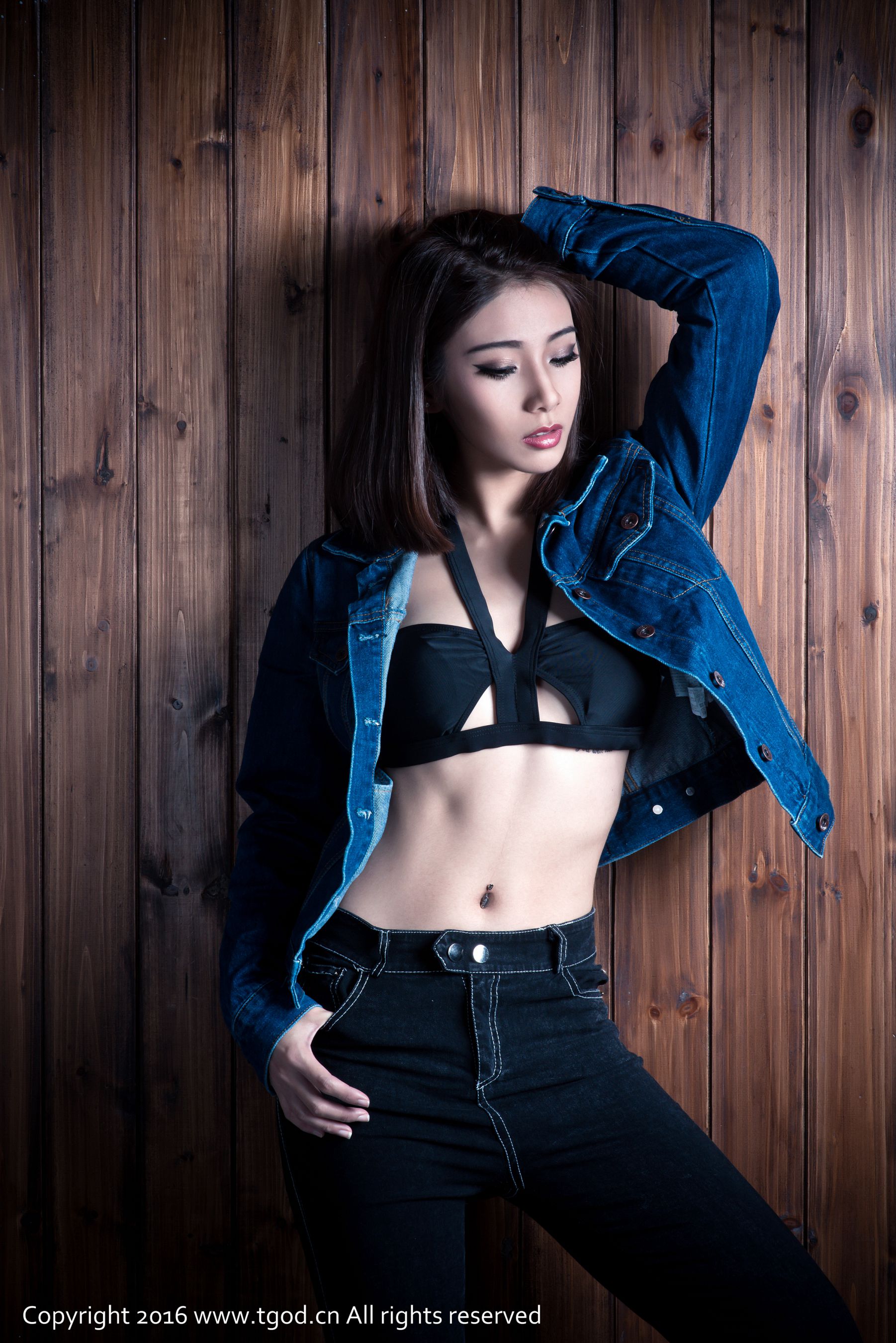 Lee小棠《迷恋纹身的女孩 原始的野性》 [推女神TGOD]