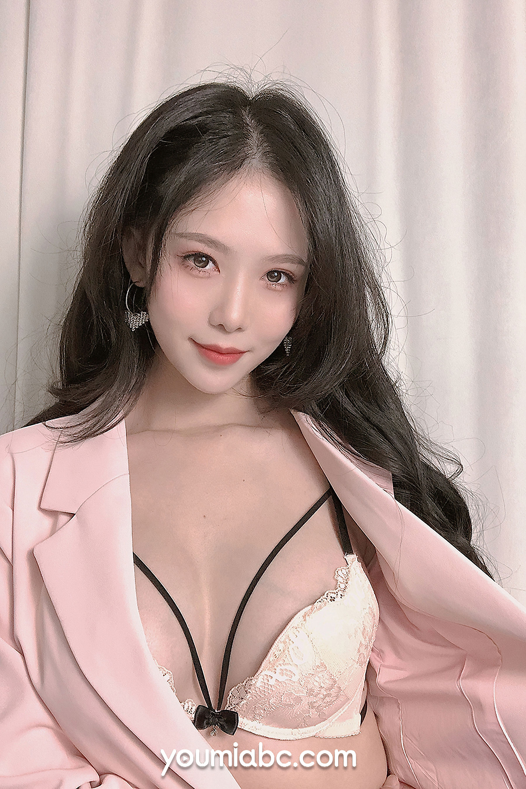 [尤蜜YouMiabc]  抖娘利世 桃子陷阱