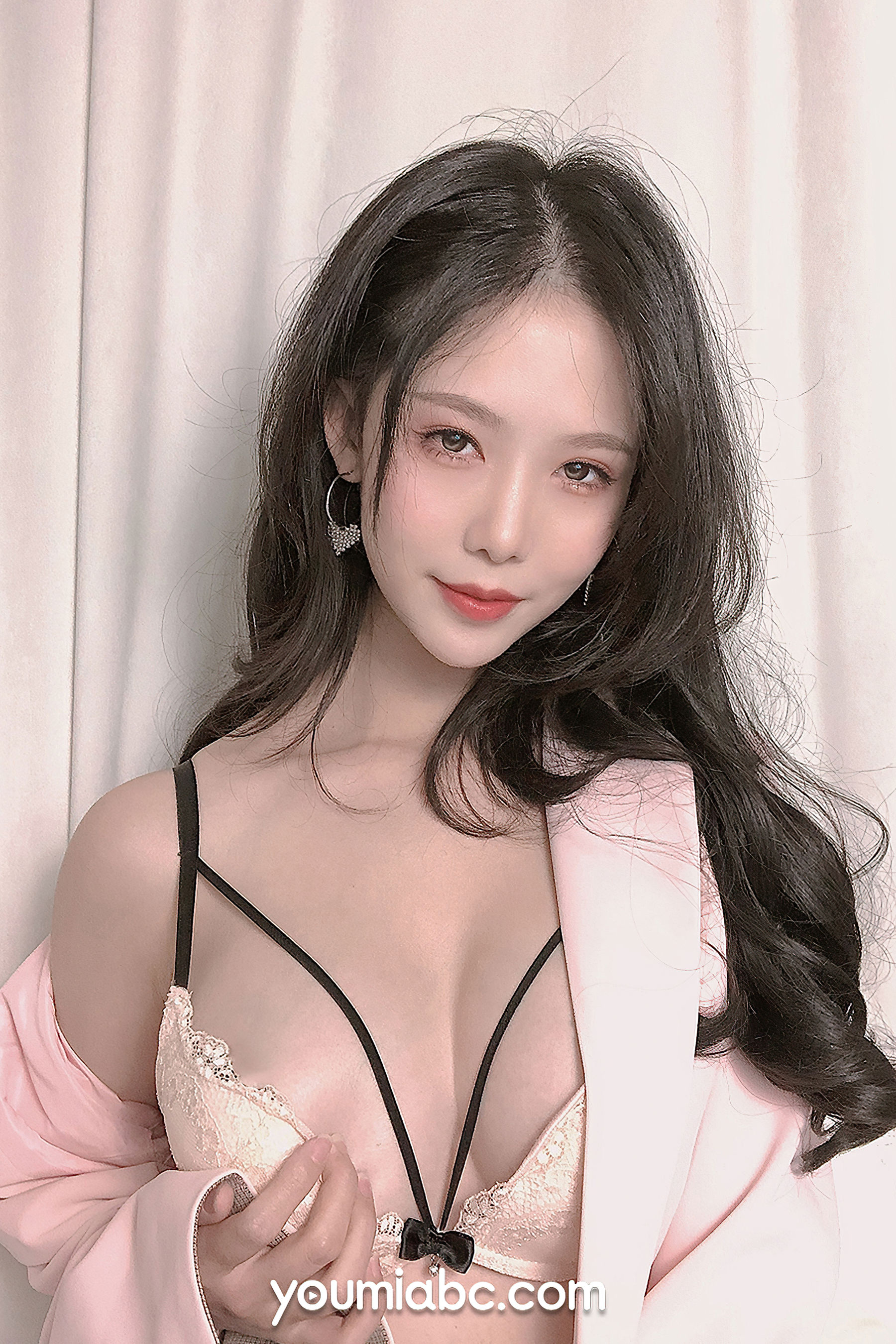 [尤蜜YouMiabc]  抖娘利世 桃子陷阱