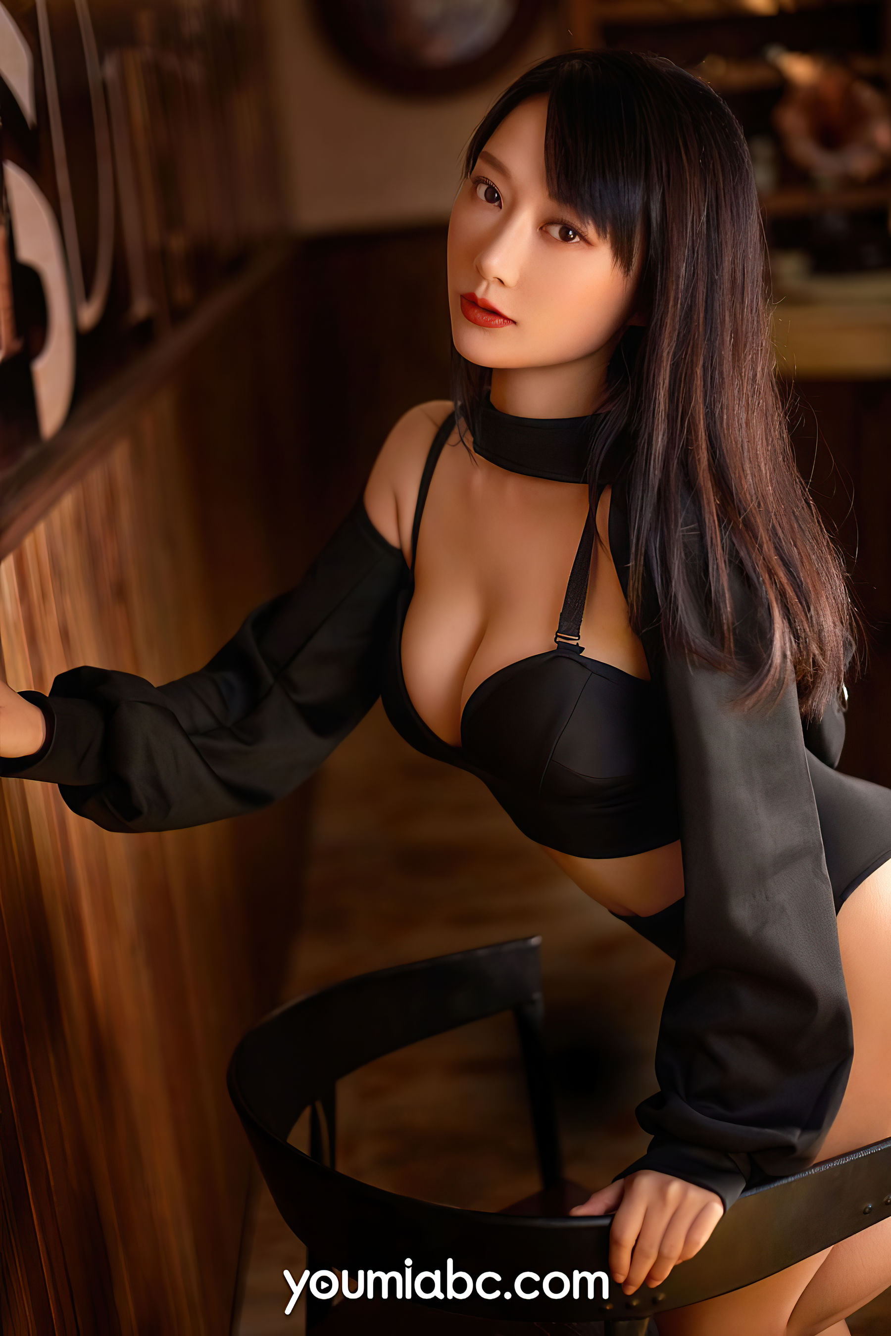 [尤蜜YouMiabc]  何嘉颖 夜关门
