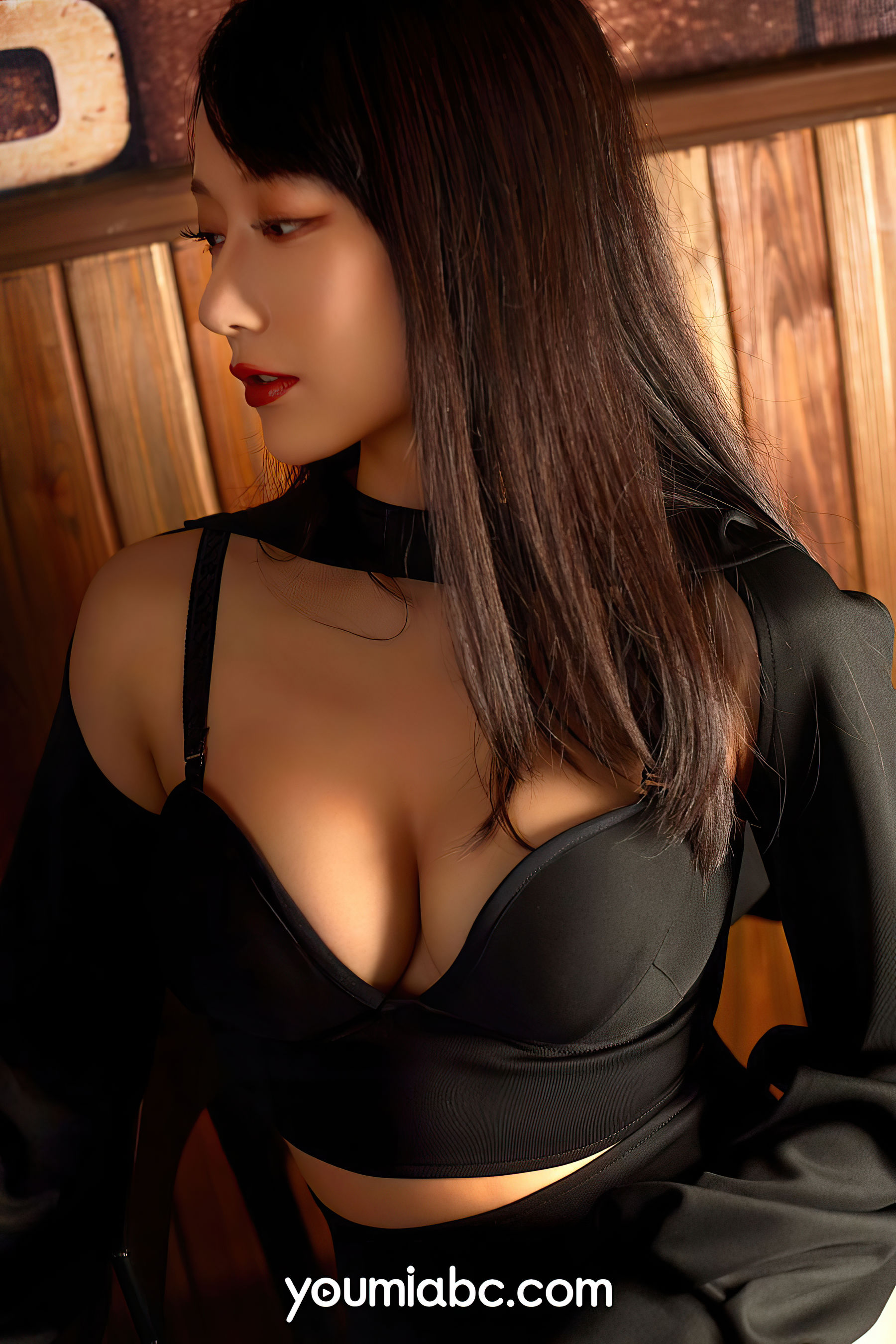 [尤蜜YouMiabc]  何嘉颖 夜关门