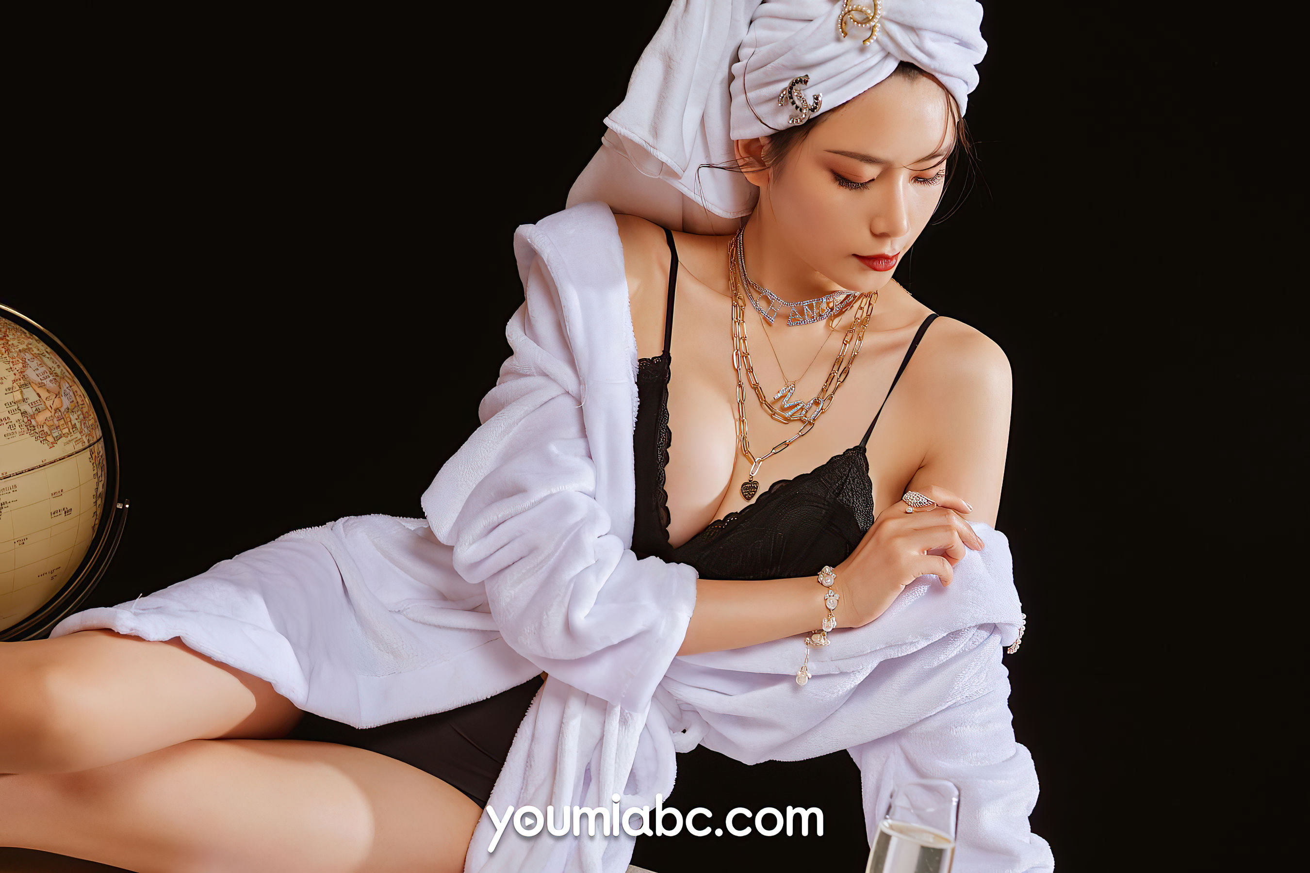 [尤蜜YouMiabc]  林夕 穿普拉达的女王