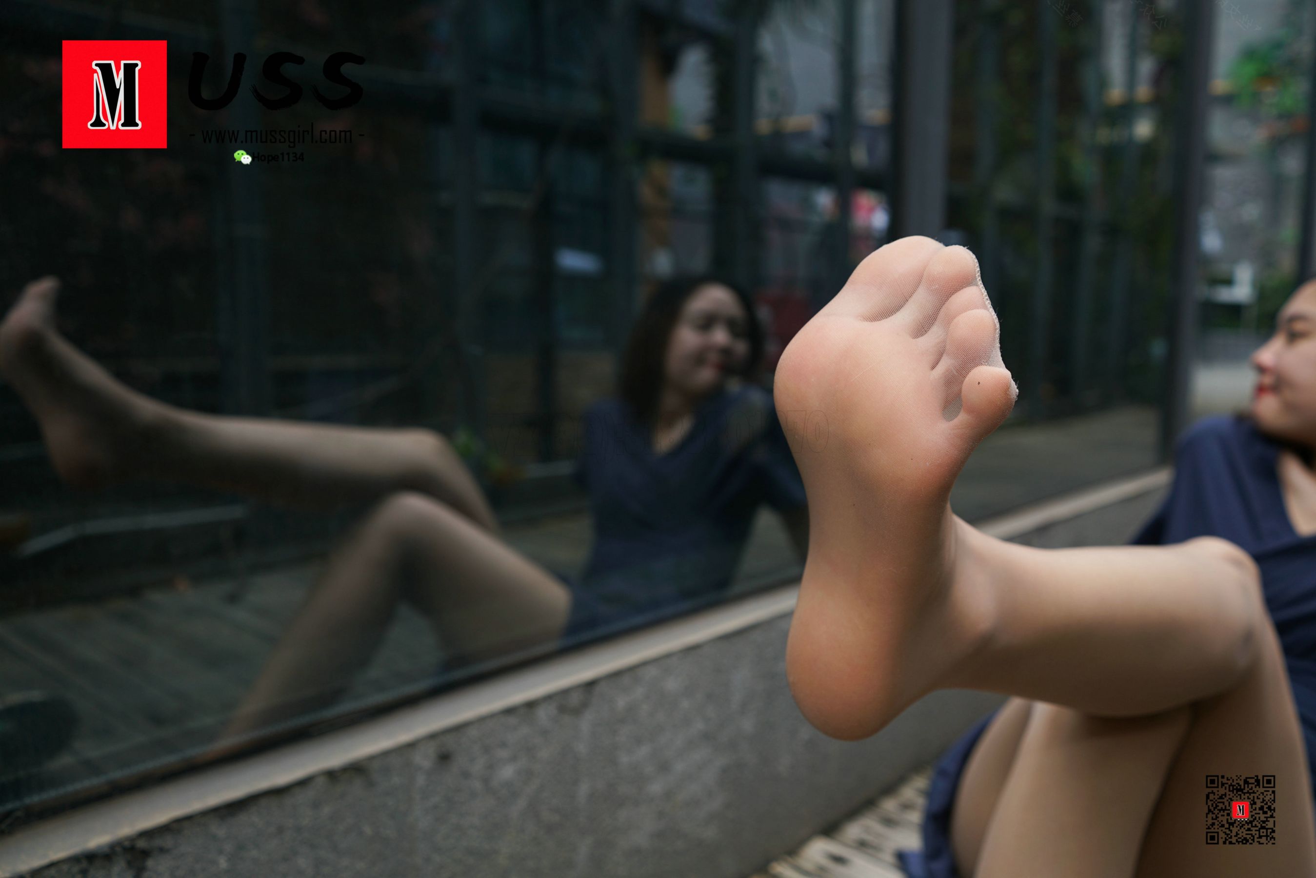 [慕丝女郎MussGirl] No.038 知道吗？其实她穿了长裤