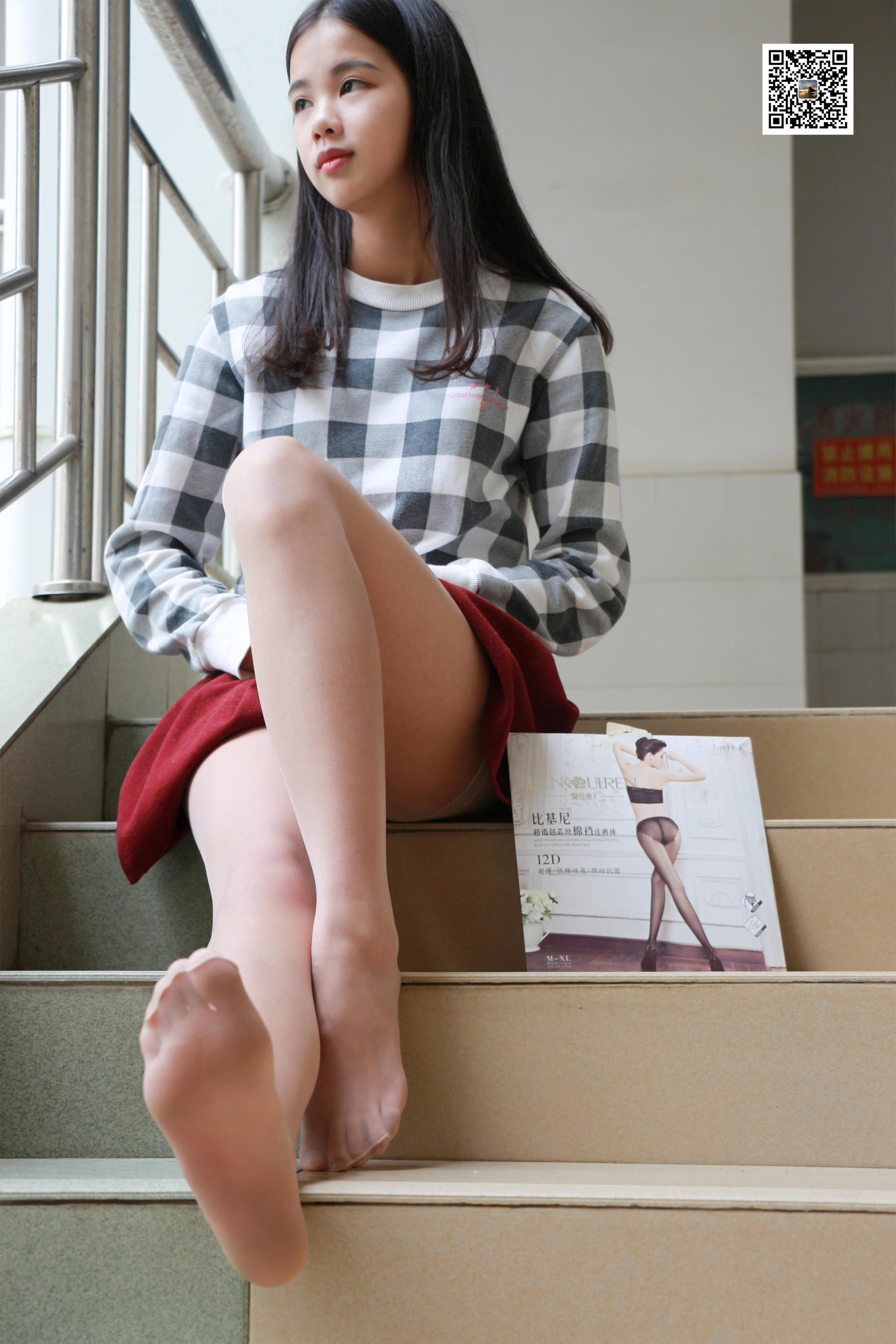 [慕丝女郎MussGirl] 学妹系列11 学妹告诉你，支援武汉，从宅做起