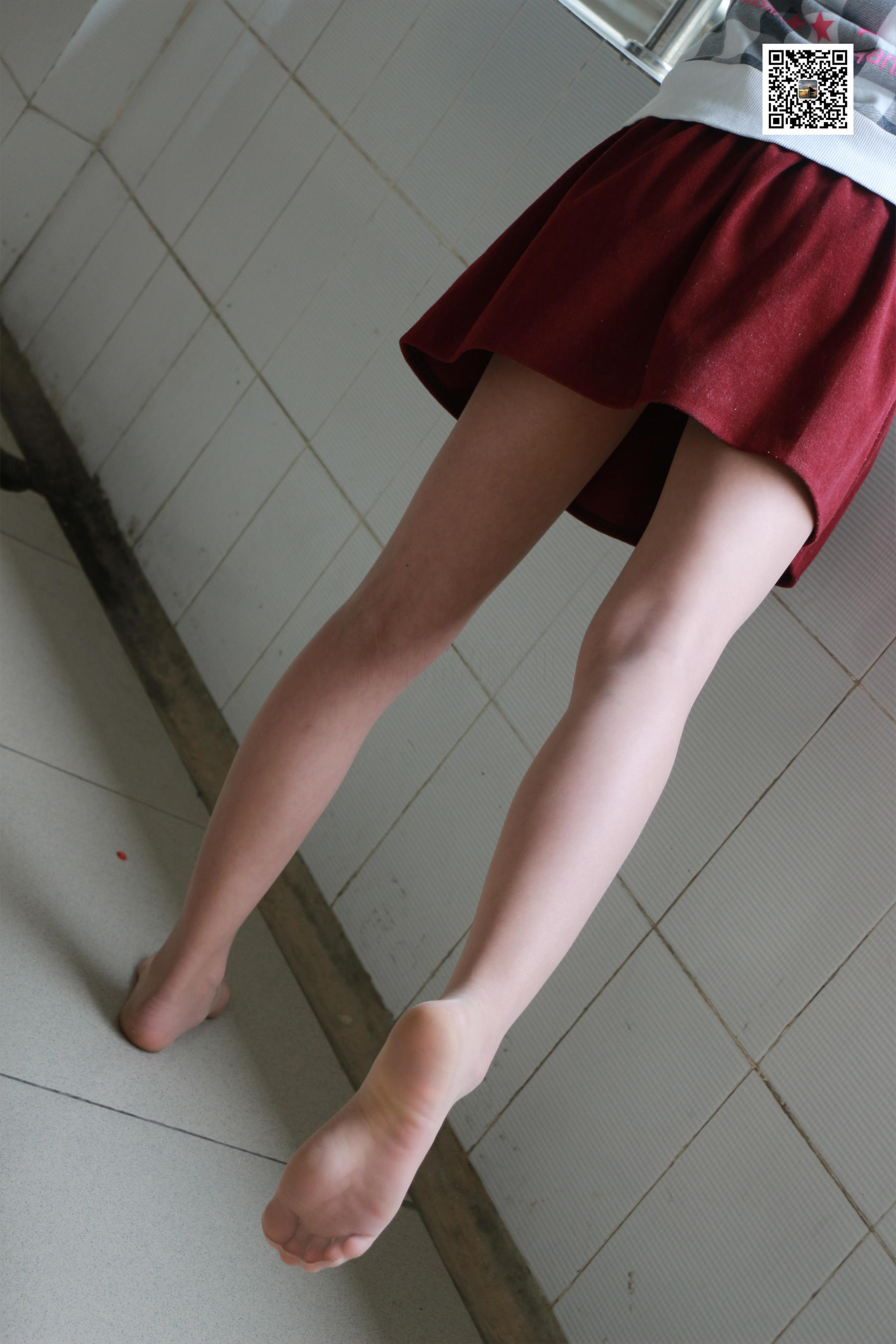 [慕丝女郎MussGirl] 学妹系列11 学妹告诉你，支援武汉，从宅做起