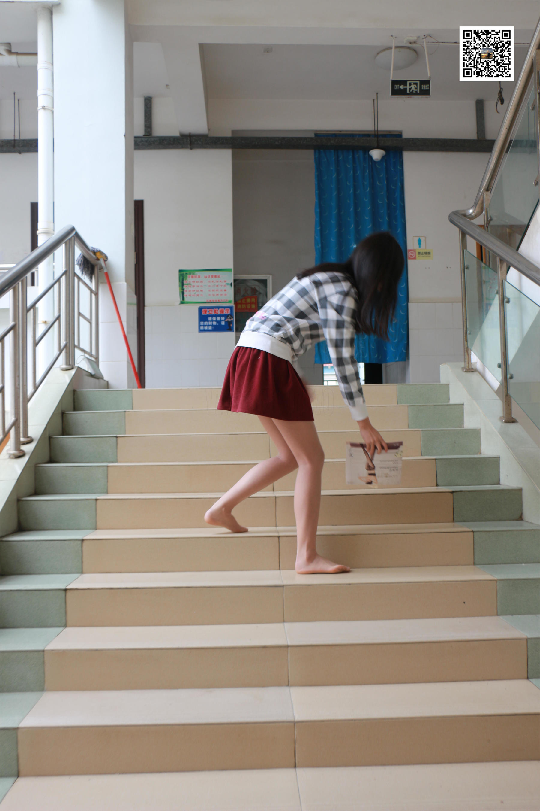 [慕丝女郎MussGirl] 学妹系列11 学妹告诉你，支援武汉，从宅做起