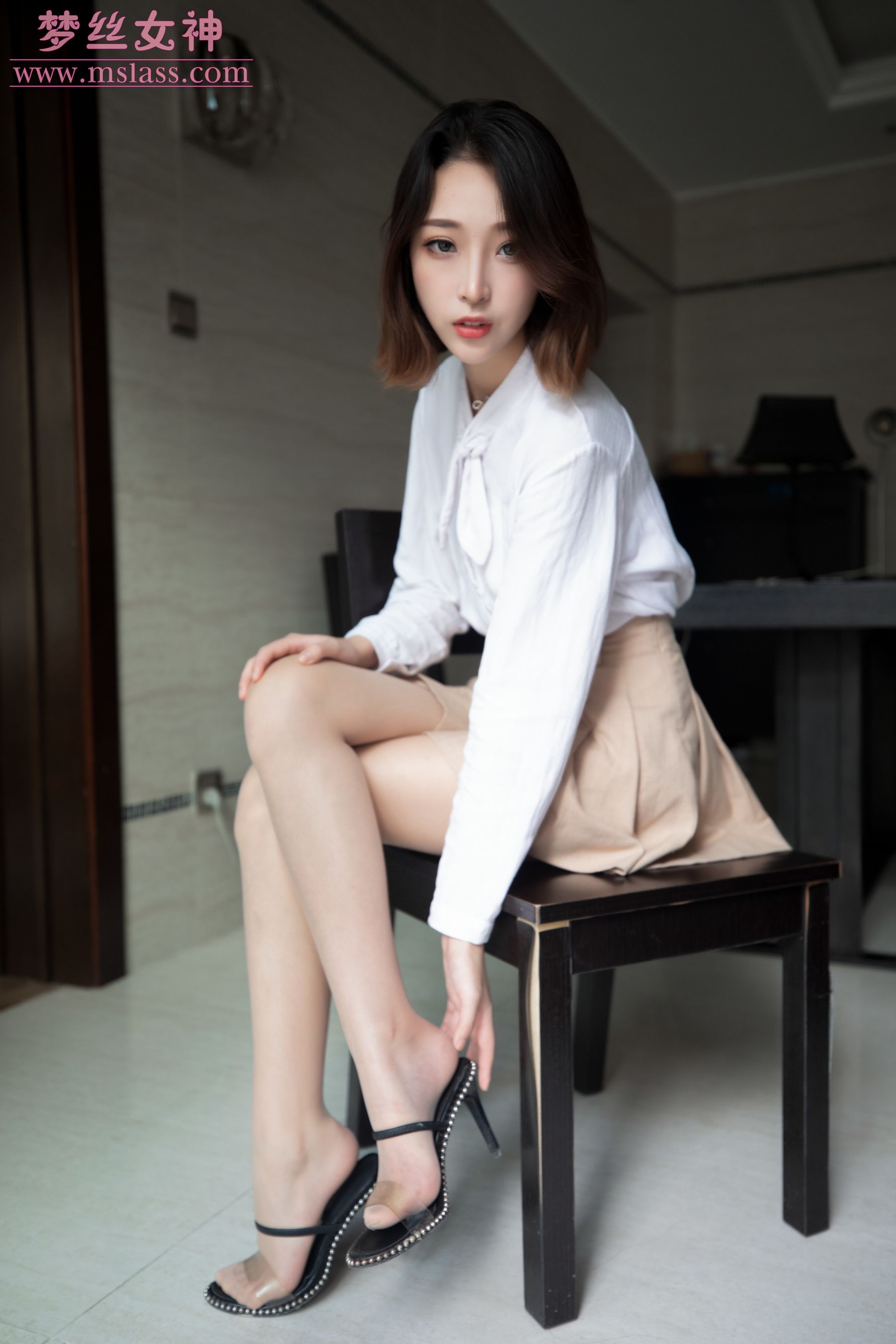 [梦丝女神MSLASS]  乔儿 美女主播（肉色）