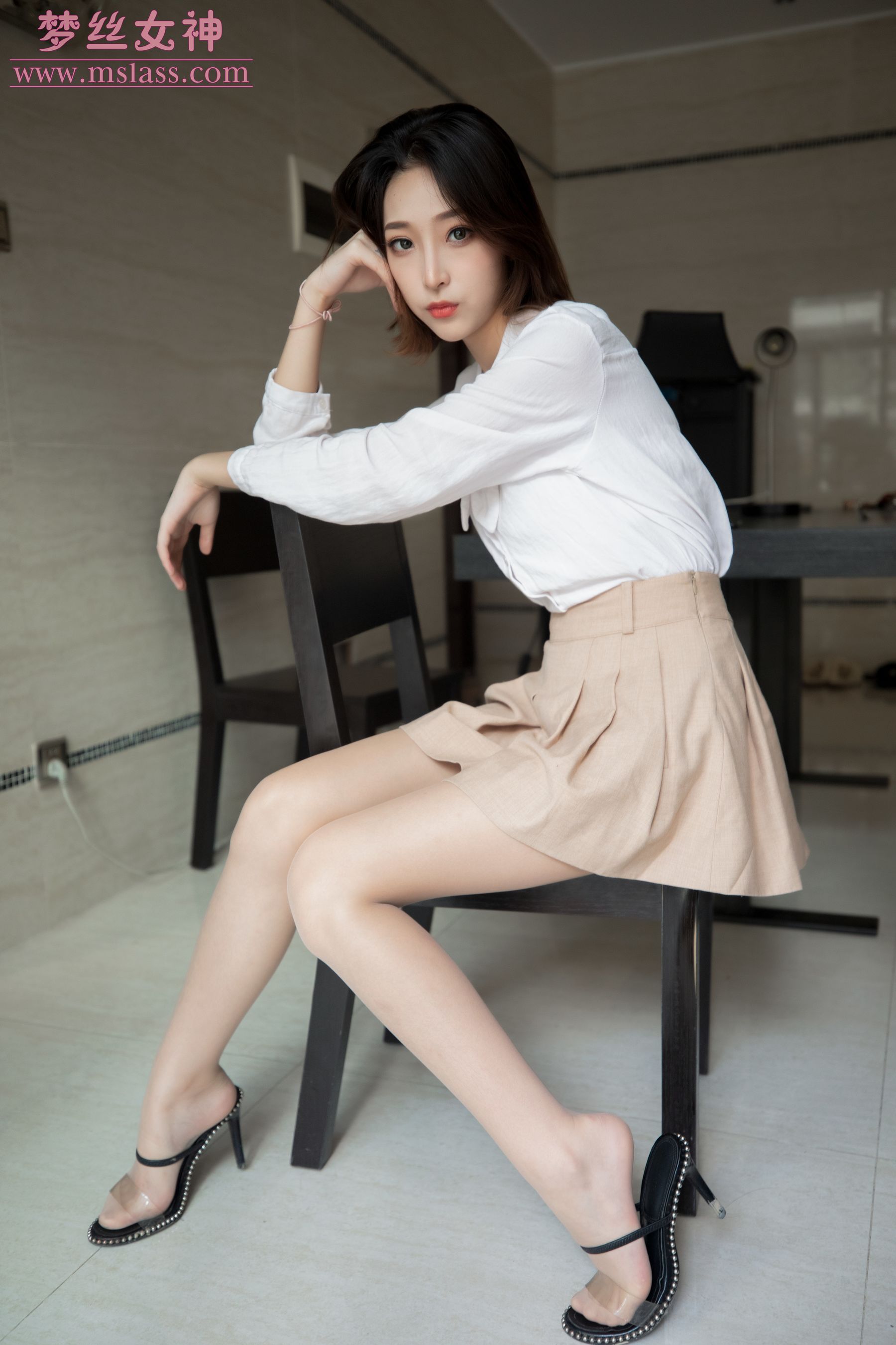 [梦丝女神MSLASS]  乔儿 美女主播（肉色）