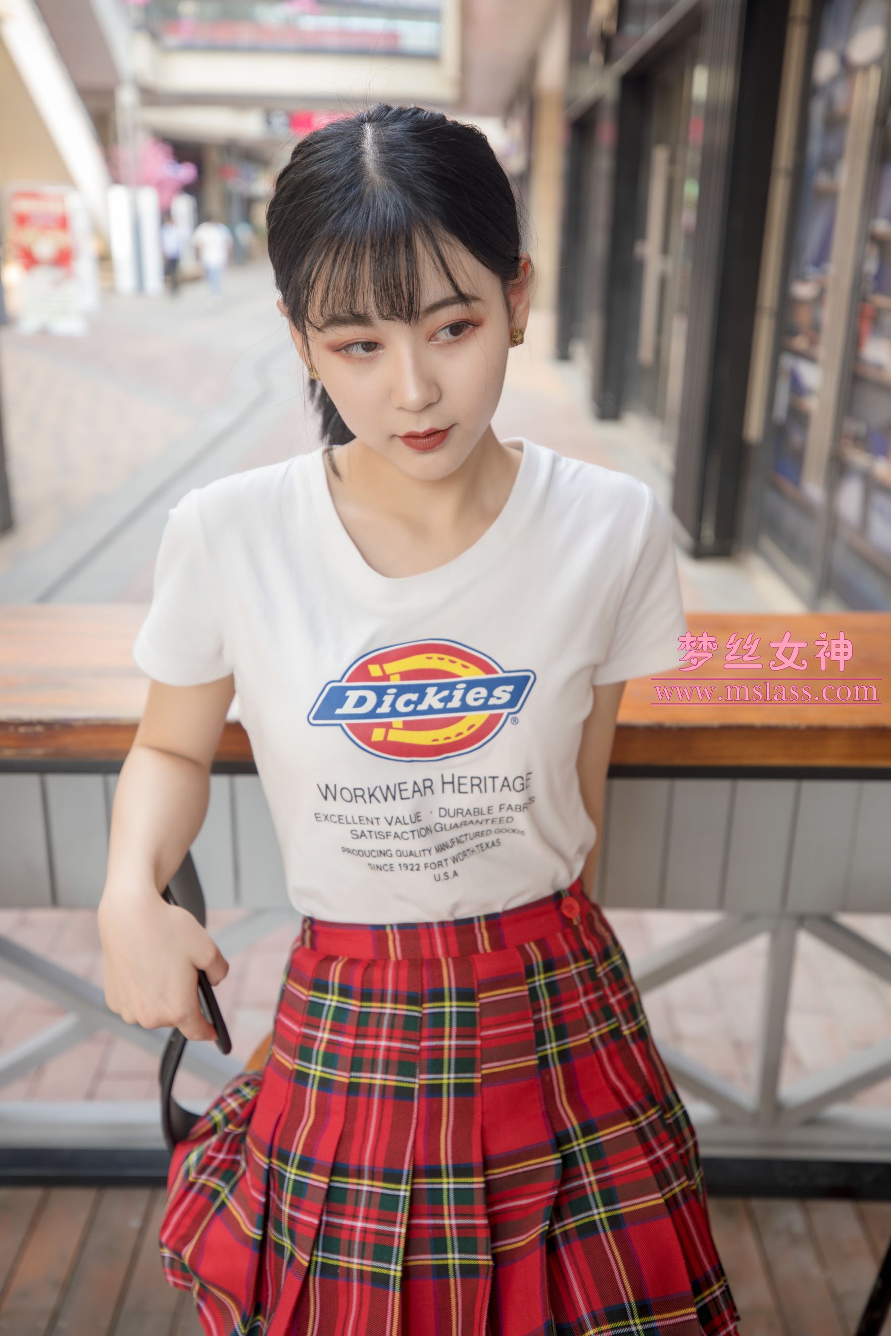 [梦丝女神MSLASS]  可岚 油光丝袜的少女