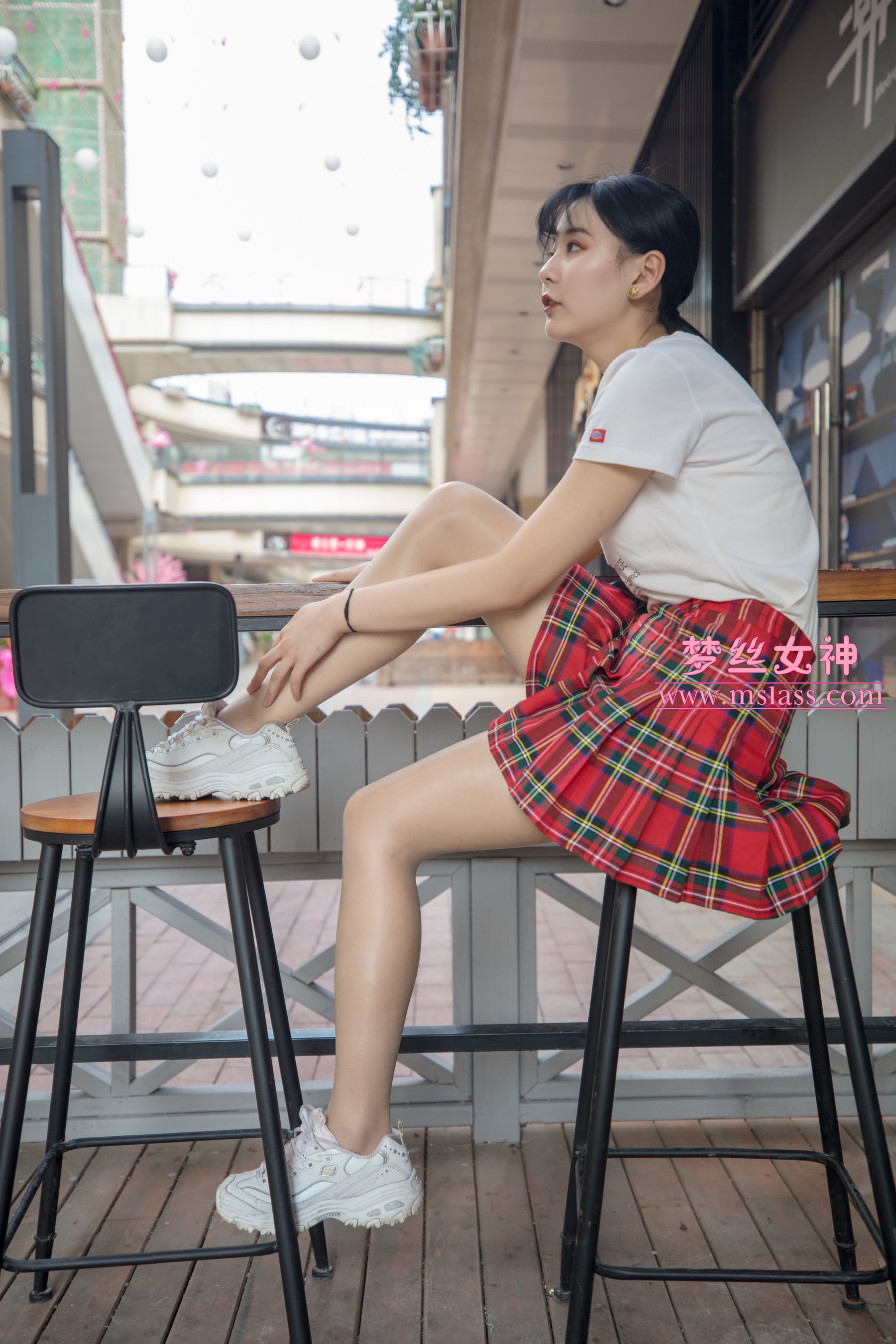 [梦丝女神MSLASS]  可岚 油光丝袜的少女