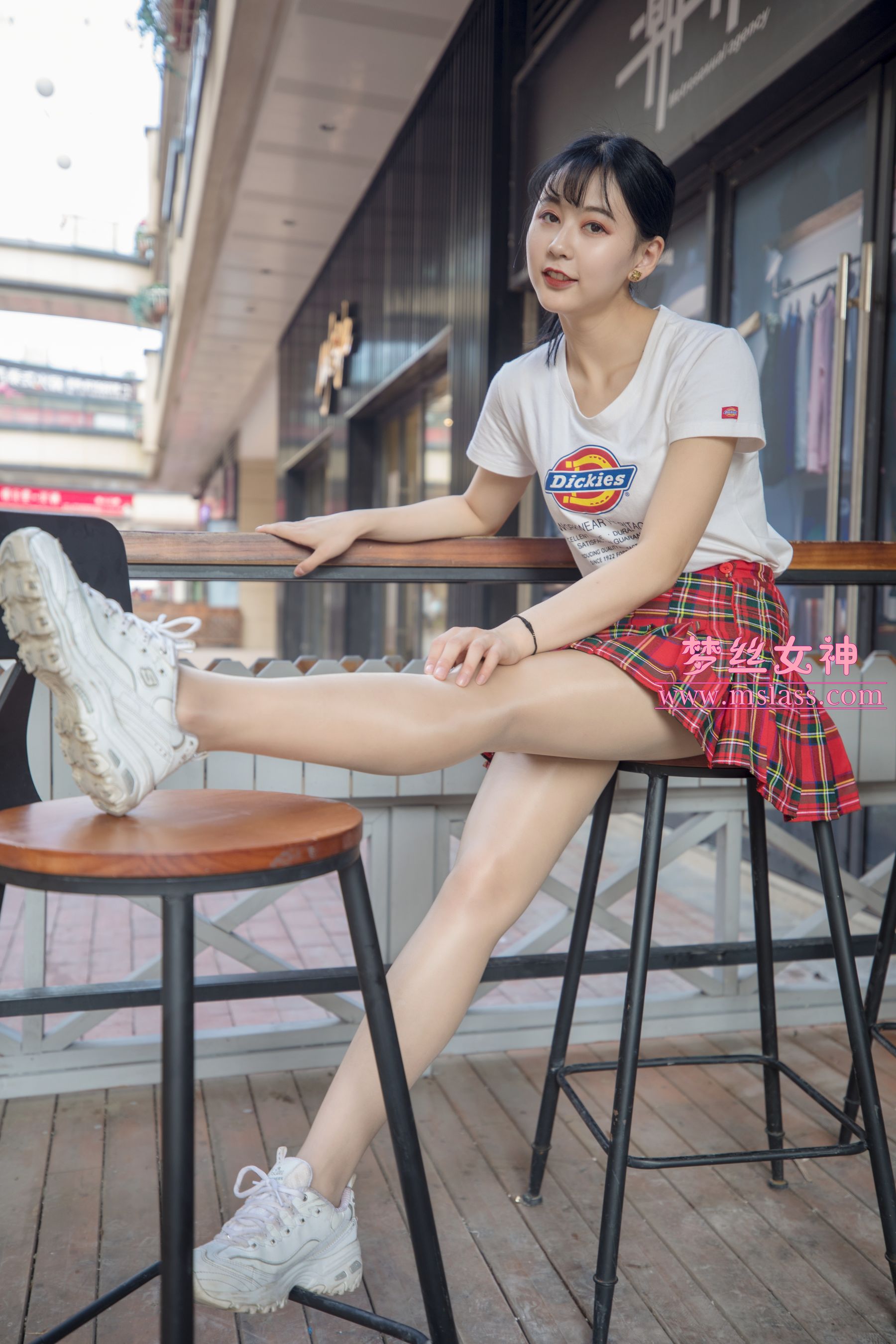 [梦丝女神MSLASS]  可岚 油光丝袜的少女