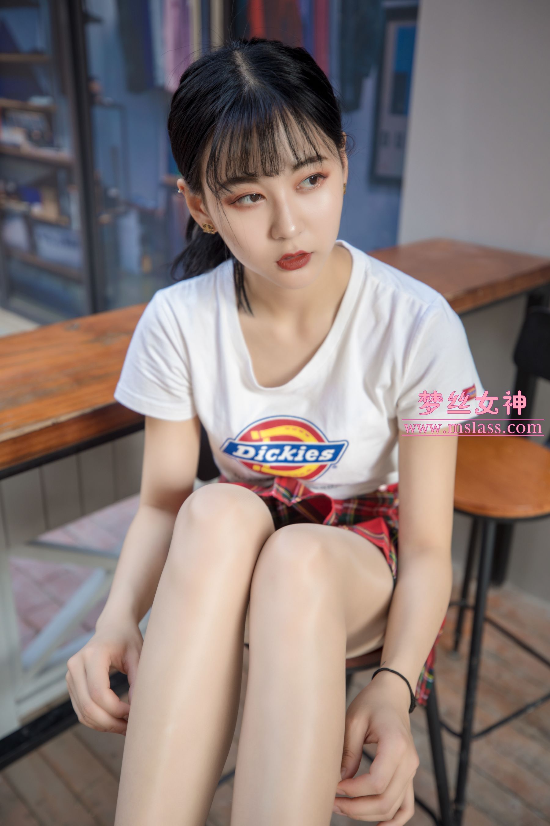 [梦丝女神MSLASS]  可岚 油光丝袜的少女