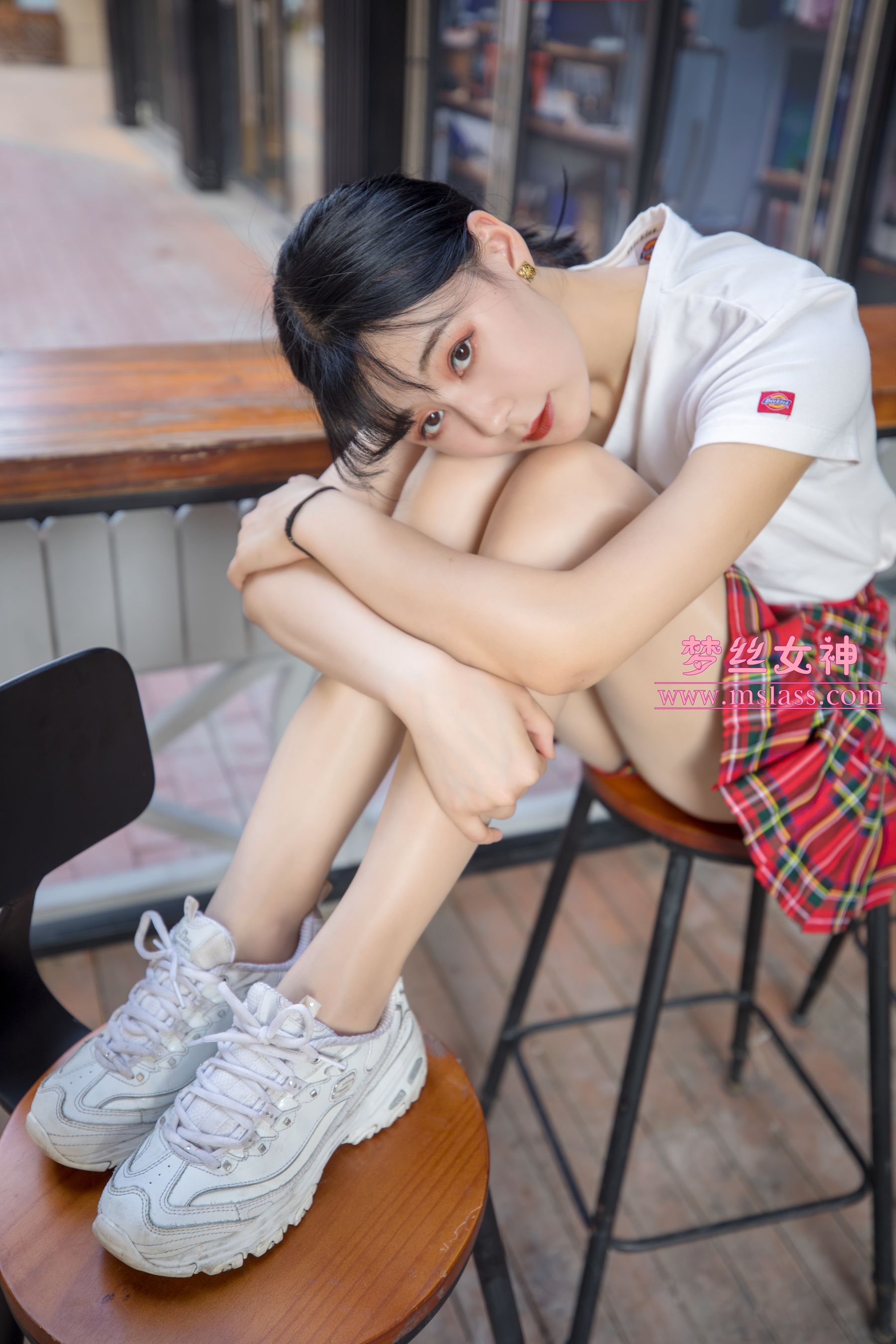 [梦丝女神MSLASS]  可岚 油光丝袜的少女