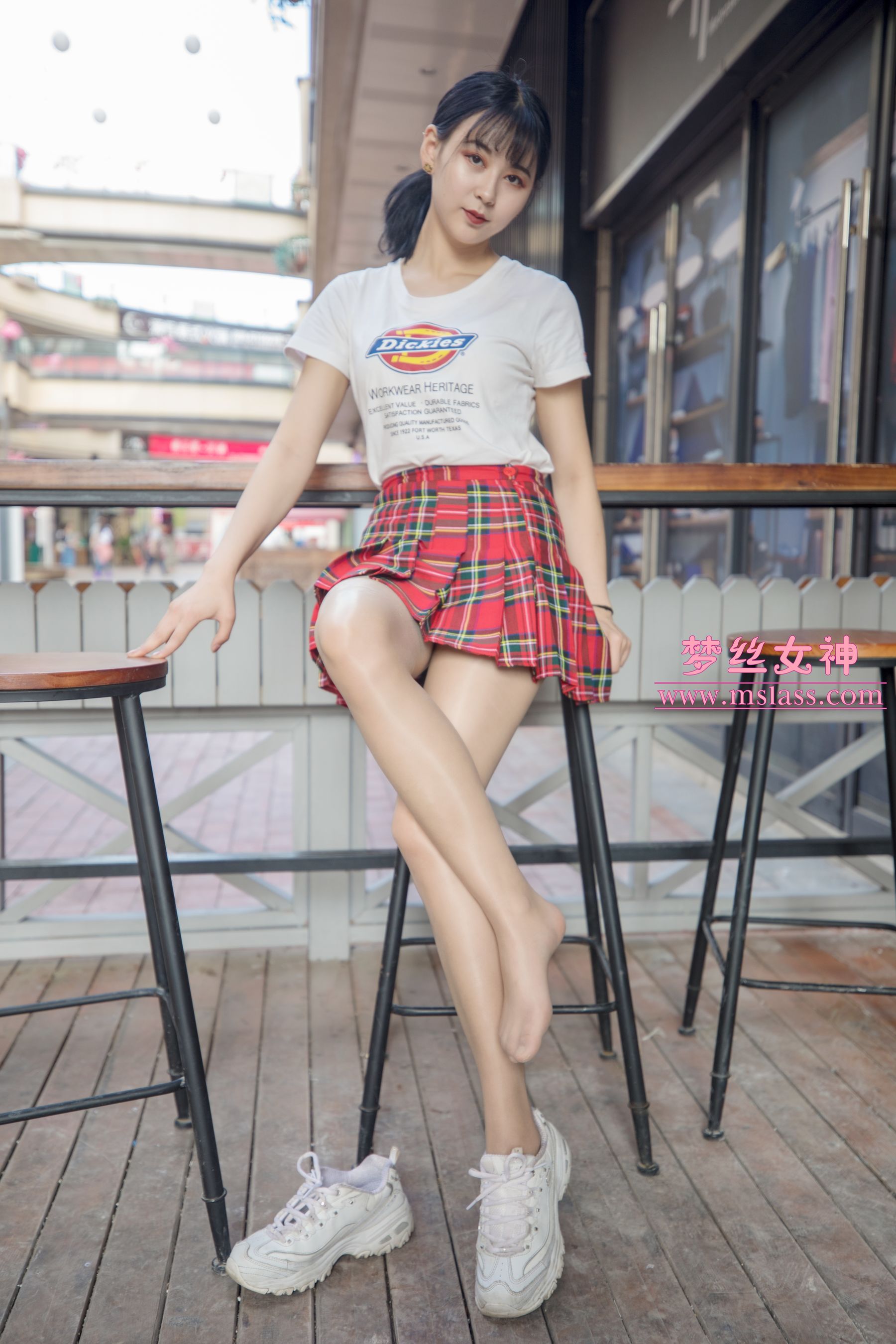 [梦丝女神MSLASS]  可岚 油光丝袜的少女