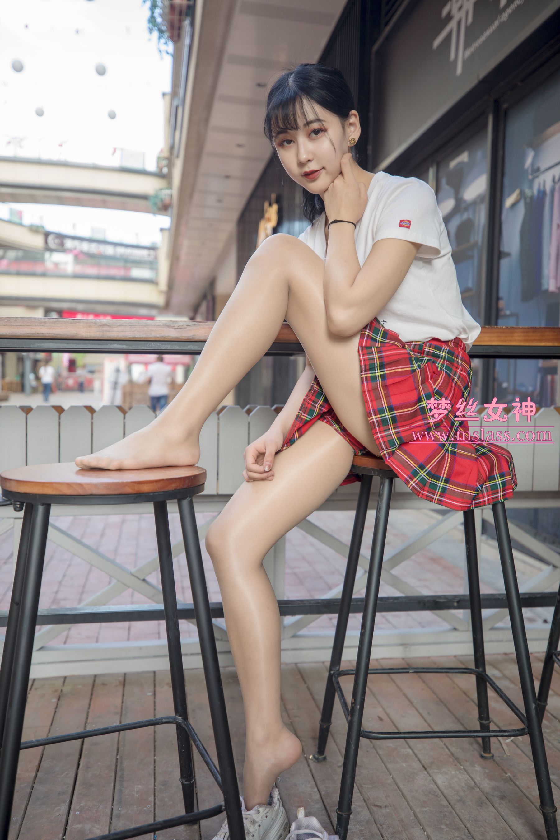 [梦丝女神MSLASS]  可岚 油光丝袜的少女