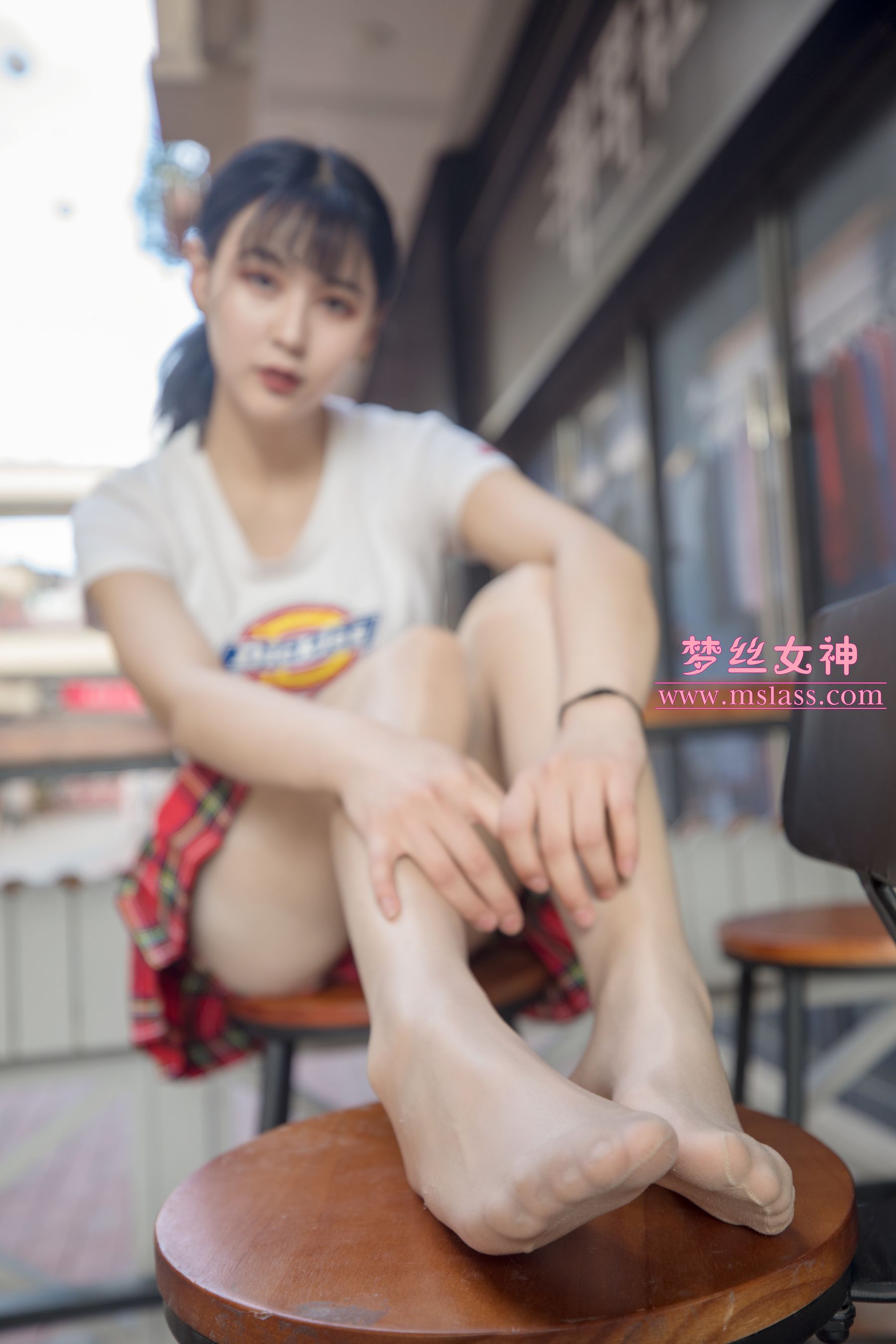 [梦丝女神MSLASS]  可岚 油光丝袜的少女