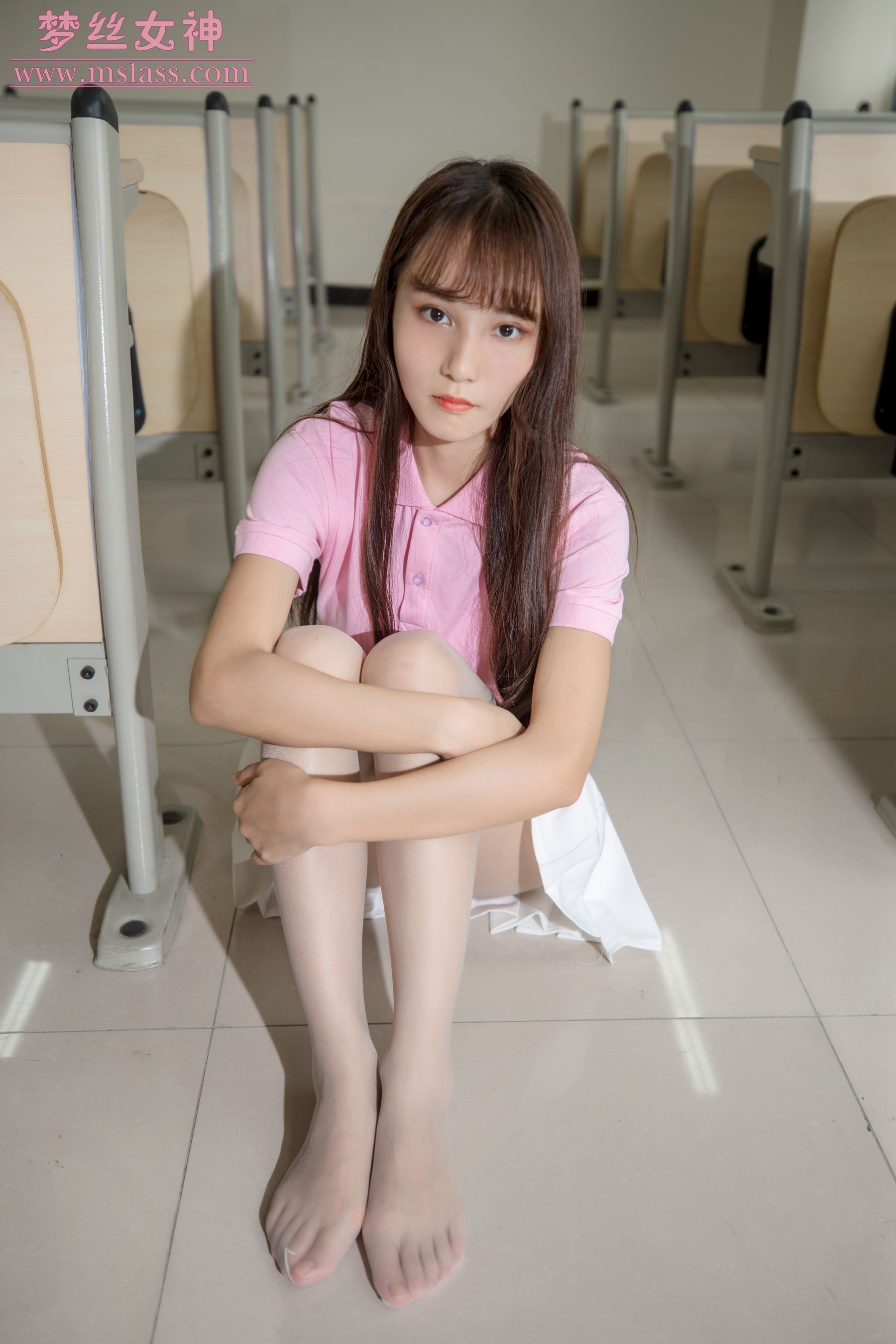 [梦丝女神MSLASS]  小兔 校园黑丝和白丝的可爱