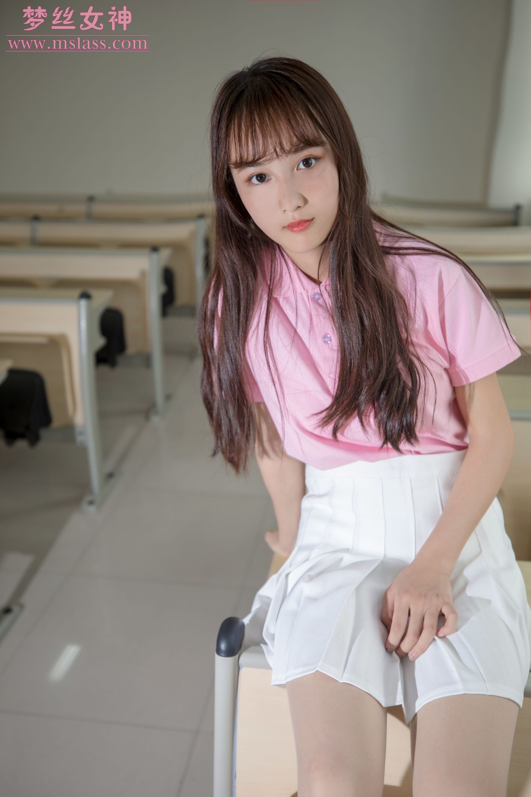[梦丝女神MSLASS]  小兔 校园黑丝和白丝的可爱
