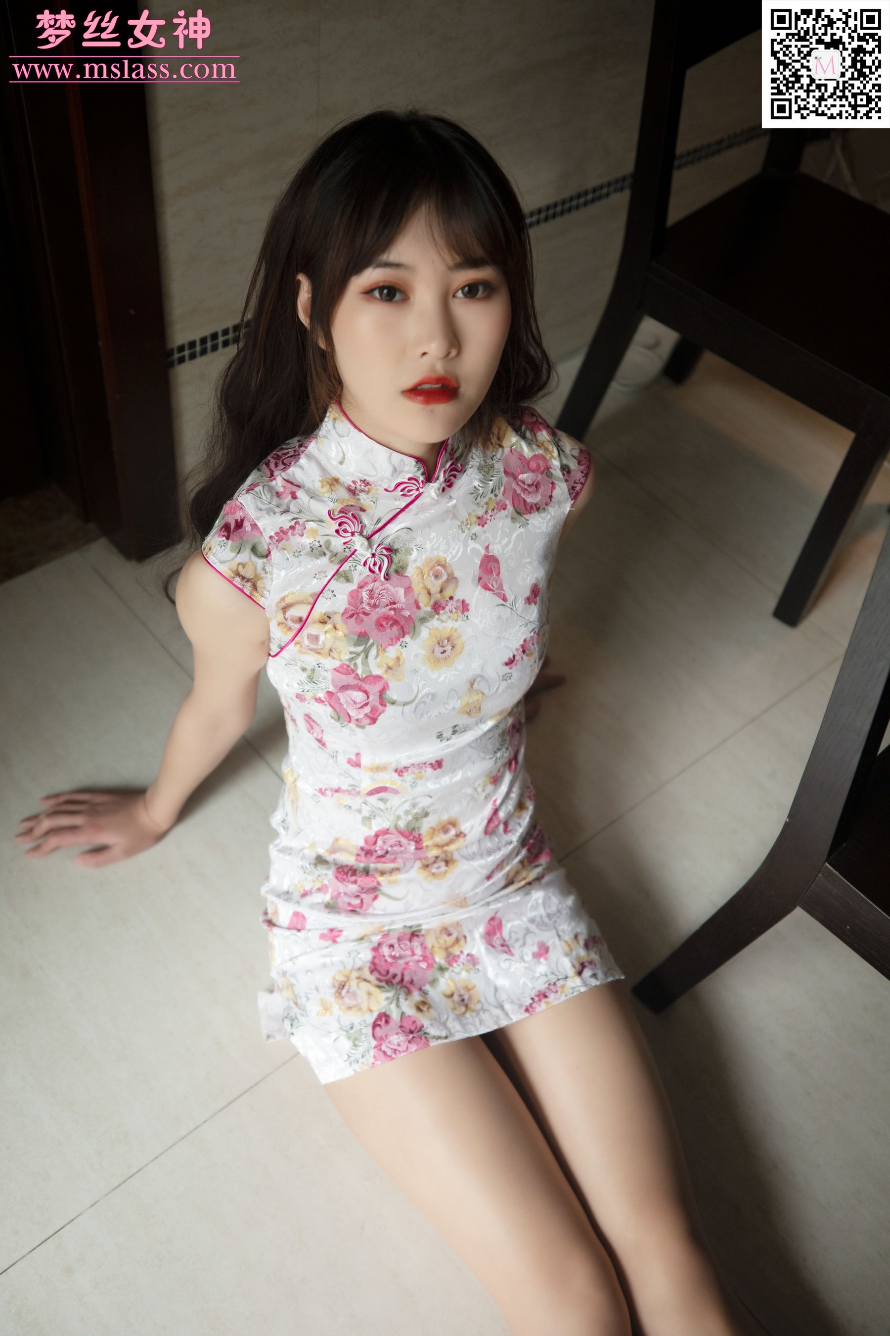 [梦丝女神MSLASS]  小唐嫣 旗袍包裹