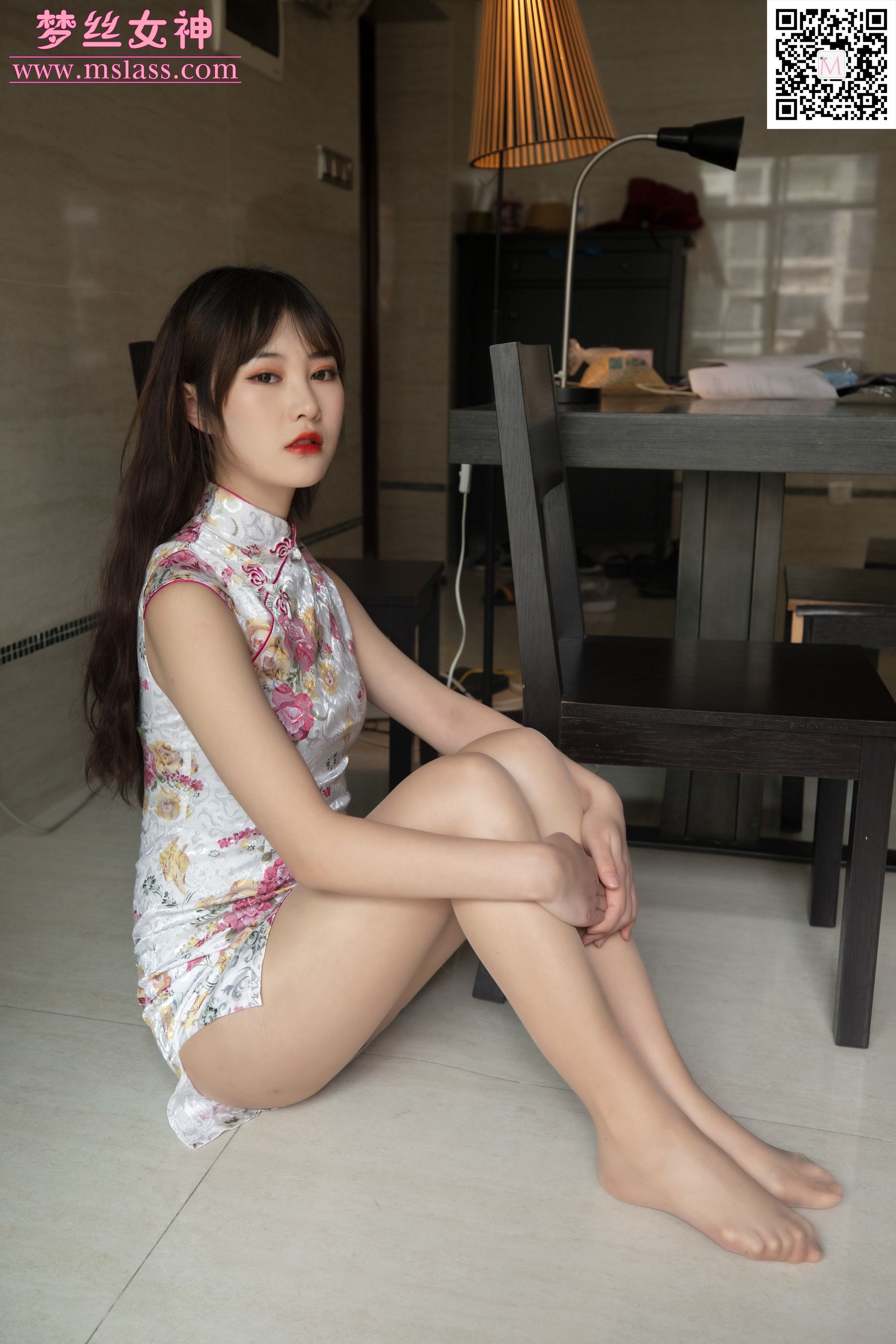 [梦丝女神MSLASS]  小唐嫣 旗袍包裹