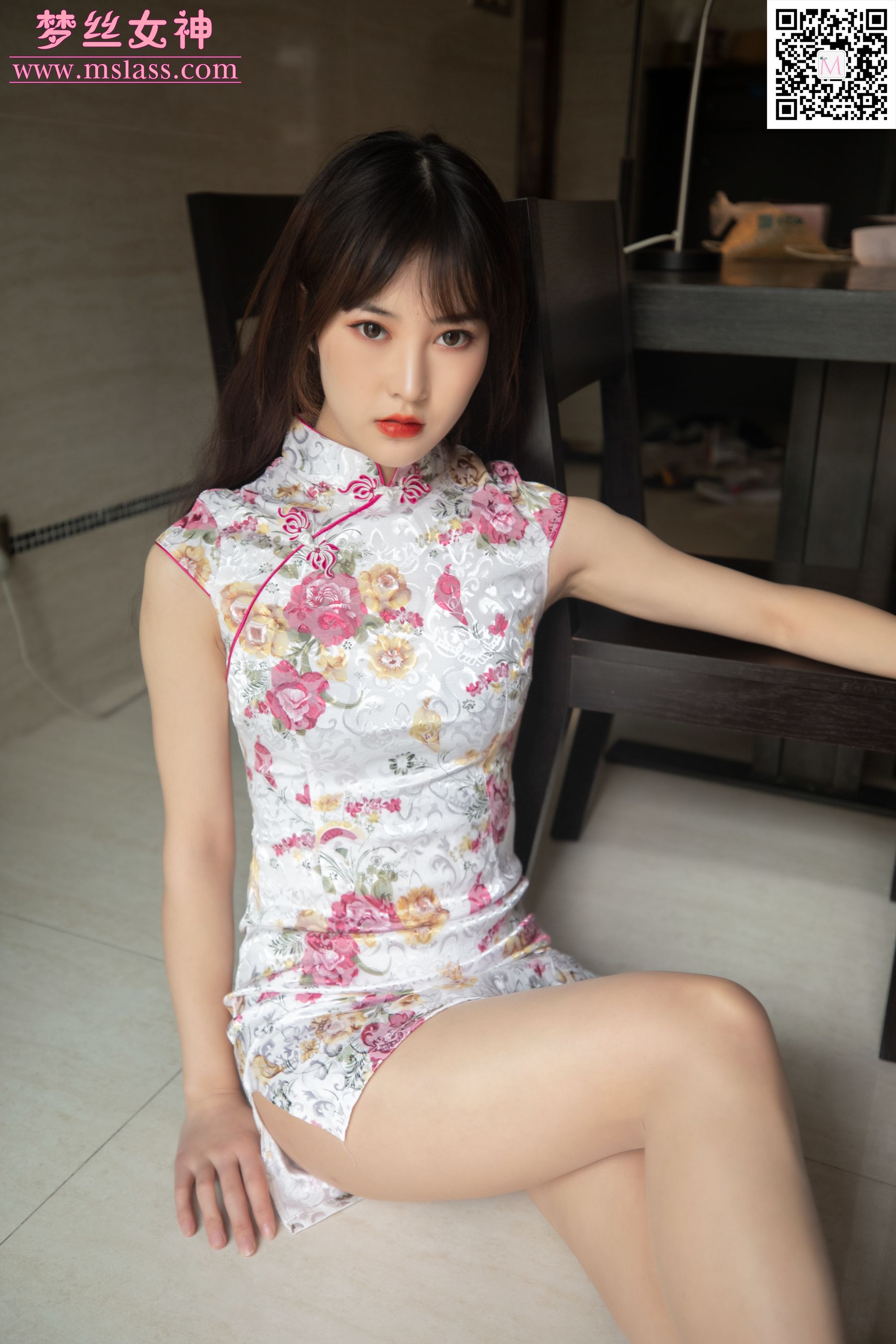 [梦丝女神MSLASS]  小唐嫣 旗袍包裹