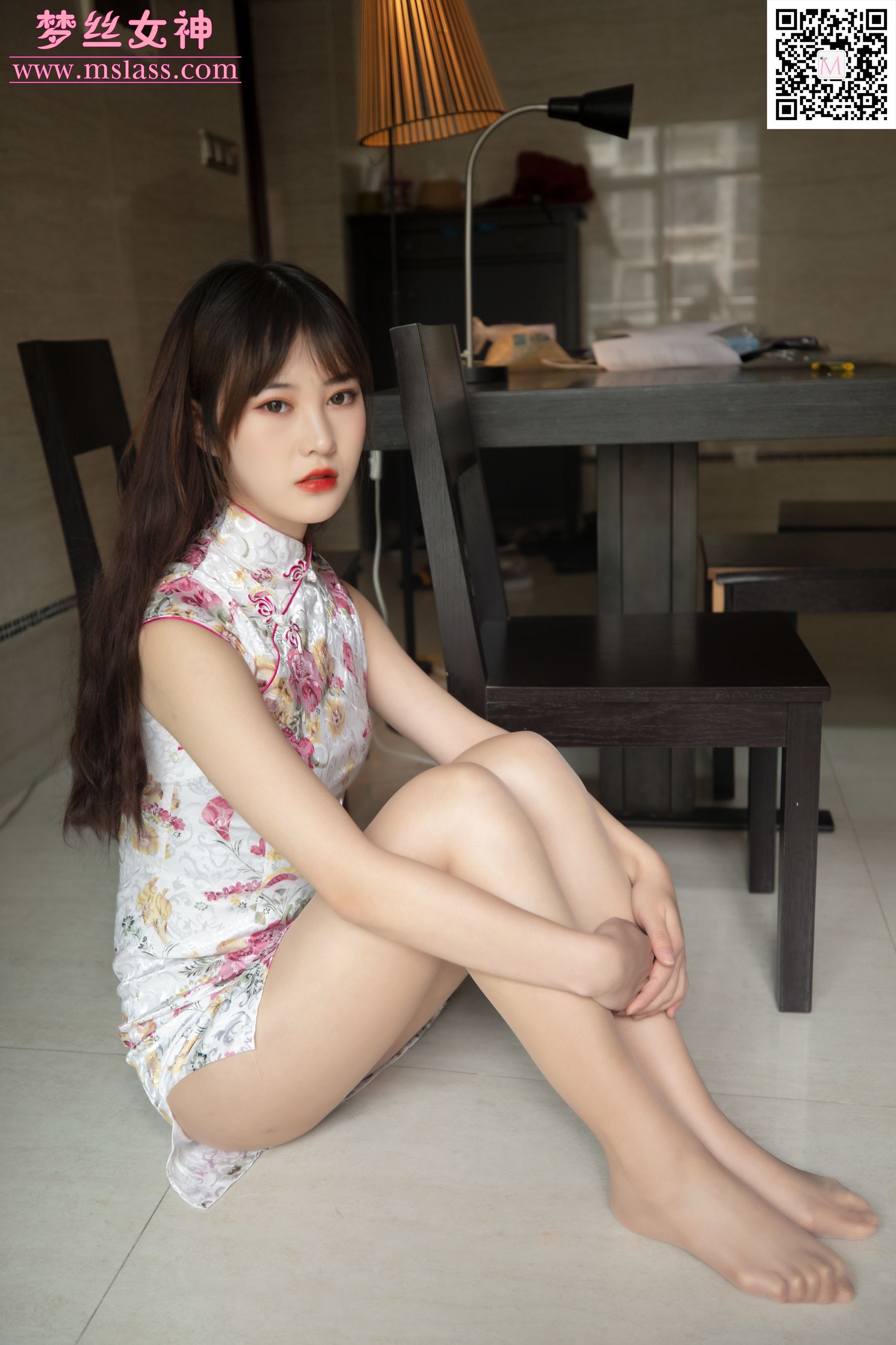 [梦丝女神MSLASS]  小唐嫣 旗袍包裹