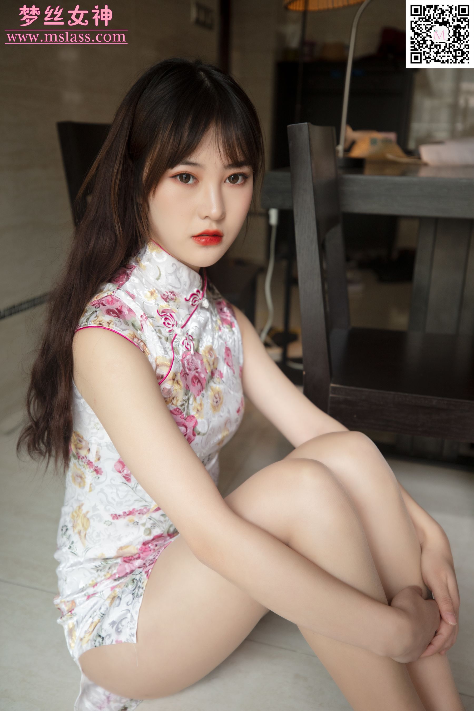 [梦丝女神MSLASS]  小唐嫣 旗袍包裹