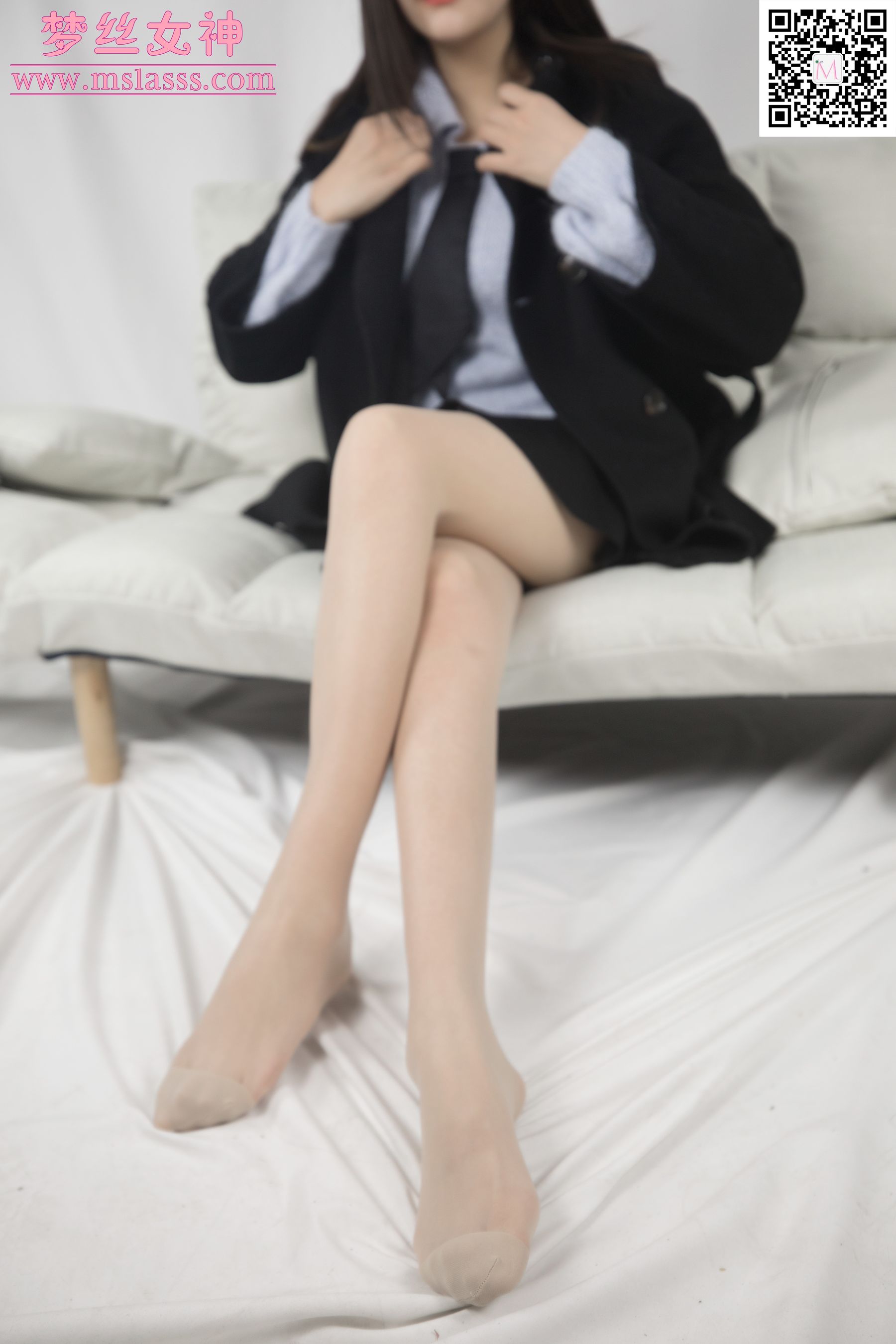 [梦丝女神MSLASS]  小盐 黑风衣下的美腿