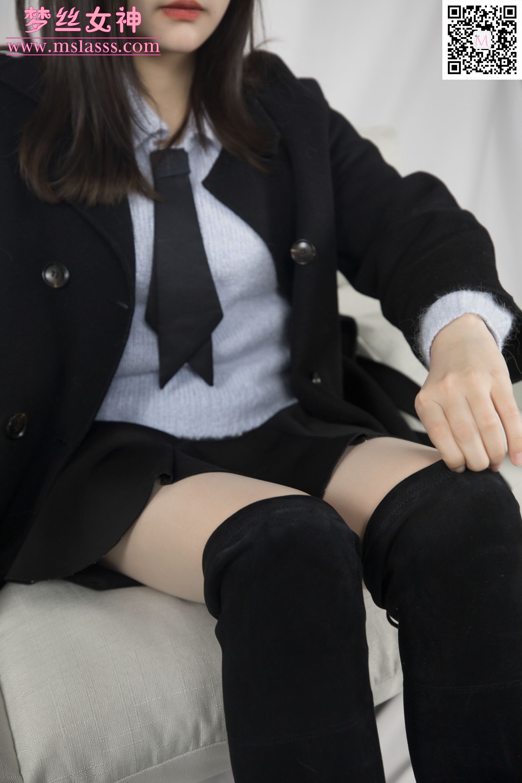 [梦丝女神MSLASS]  小盐 黑风衣下的美腿