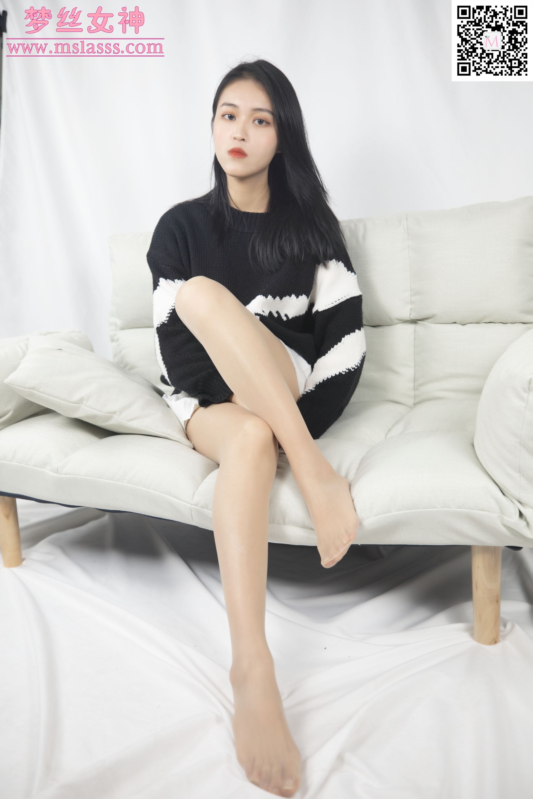 [梦丝女神MSLASS]  小穆 毛衣挡不住长腿