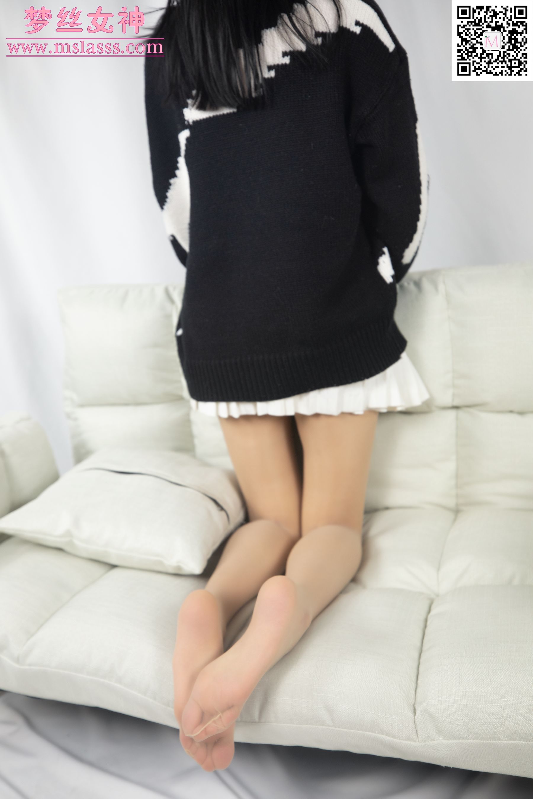[梦丝女神MSLASS]  小穆 毛衣挡不住长腿