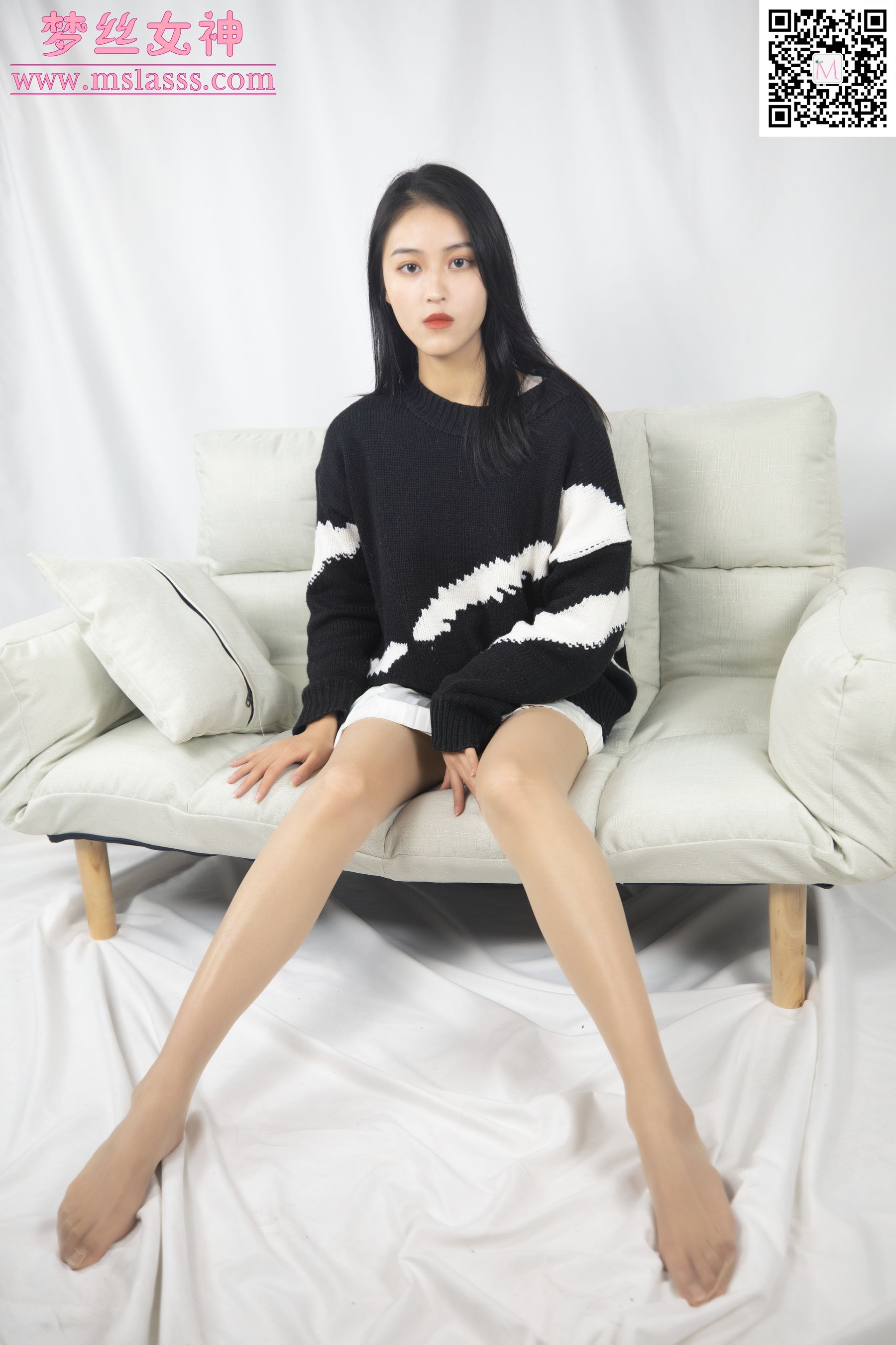 [梦丝女神MSLASS]  小穆 毛衣挡不住长腿