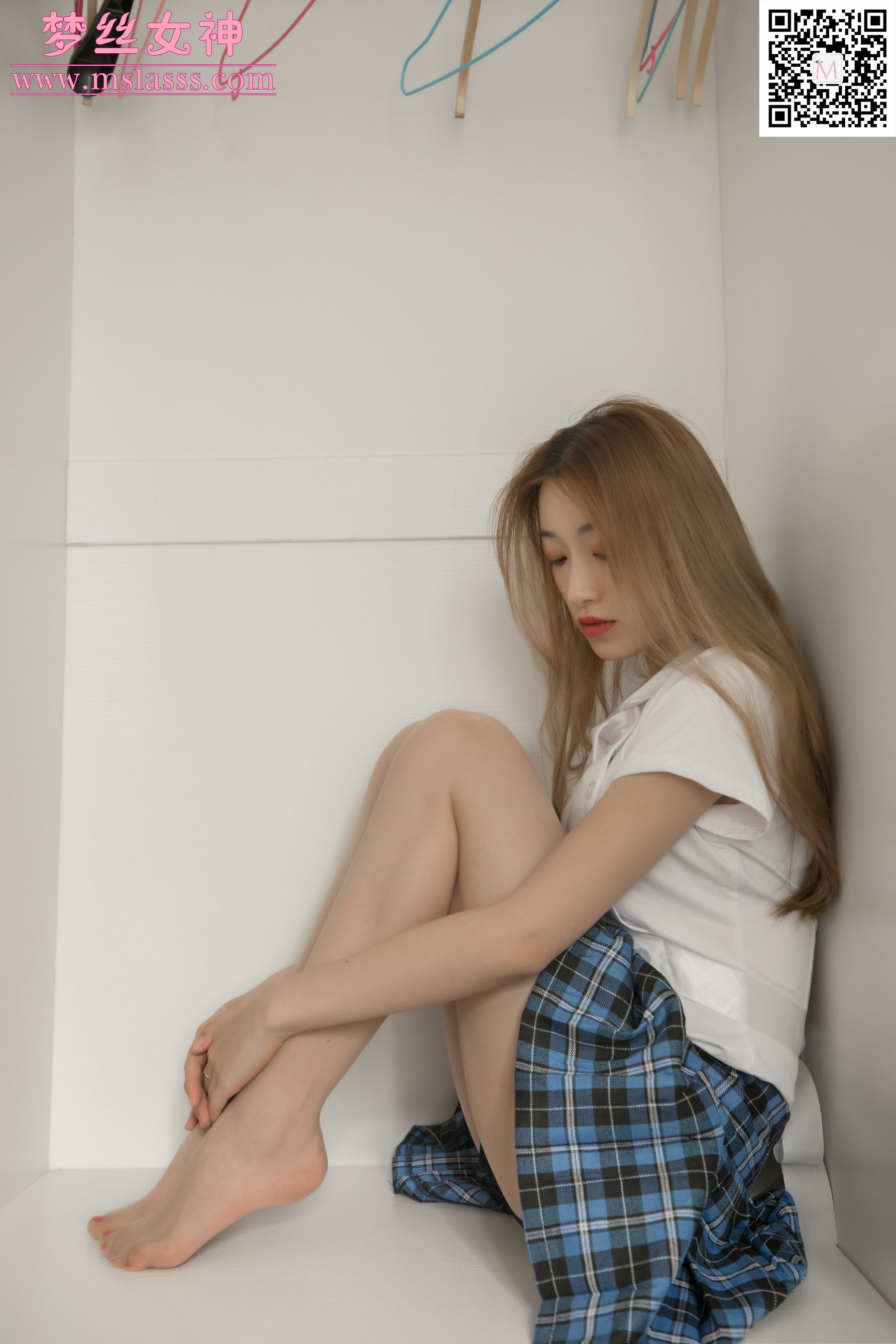 [梦丝女神MSLASS]  晓晓 薄薄的袜子