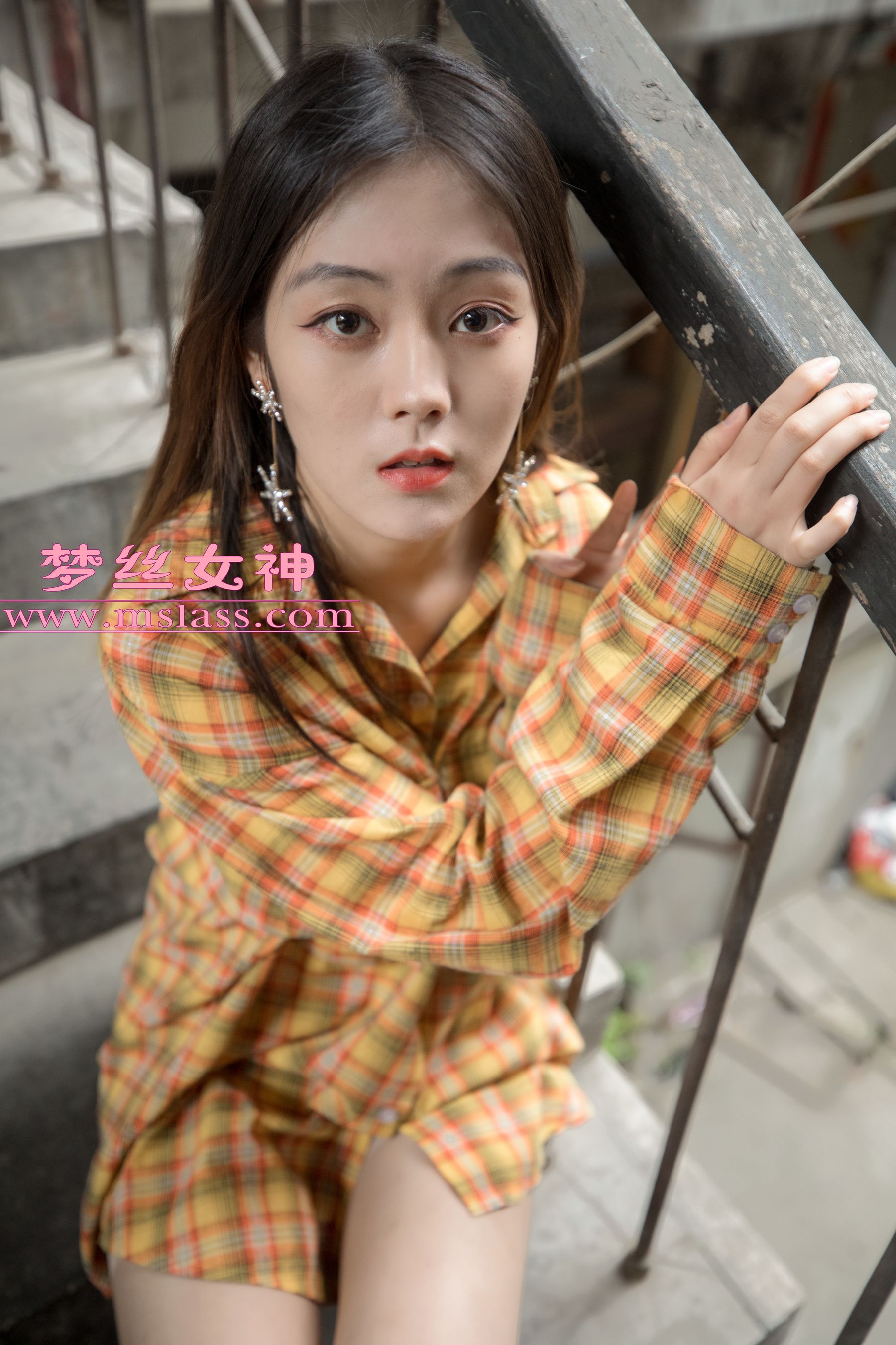 [梦丝女神MSLASS]  梦素 复古楼的性感美