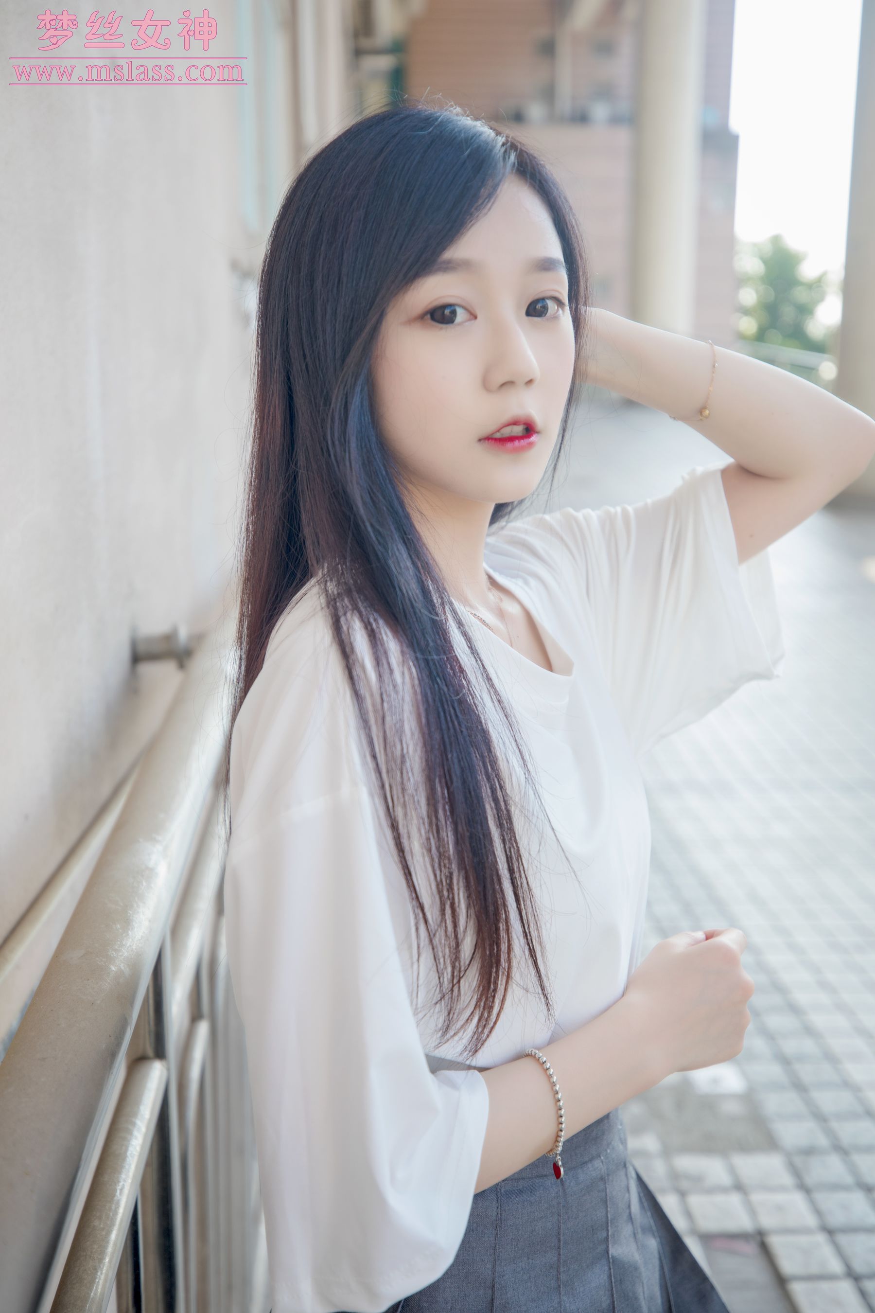 [梦丝女神MSLASS]  灵灵 甜静的明星脸