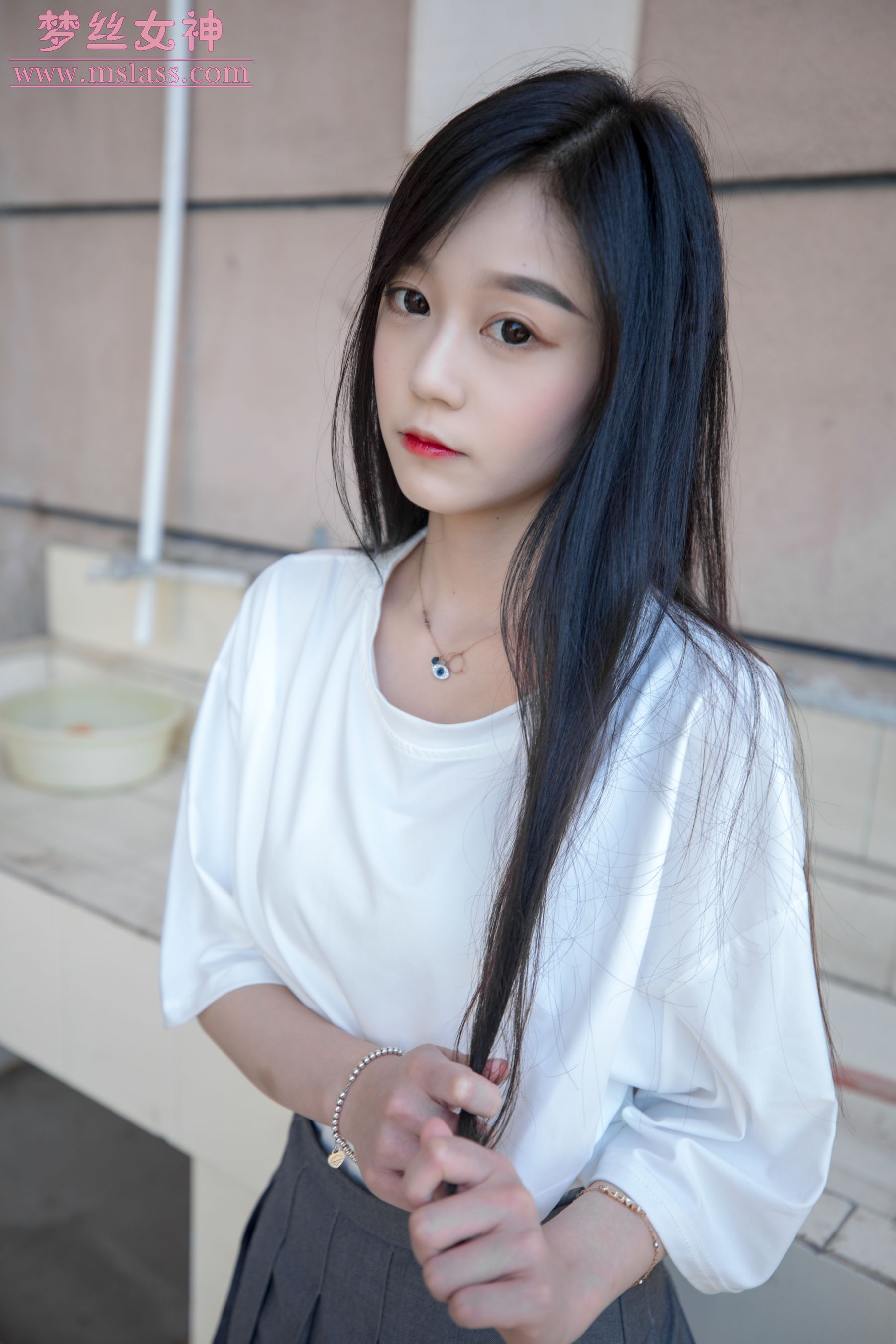 [梦丝女神MSLASS]  灵灵 甜静的明星脸