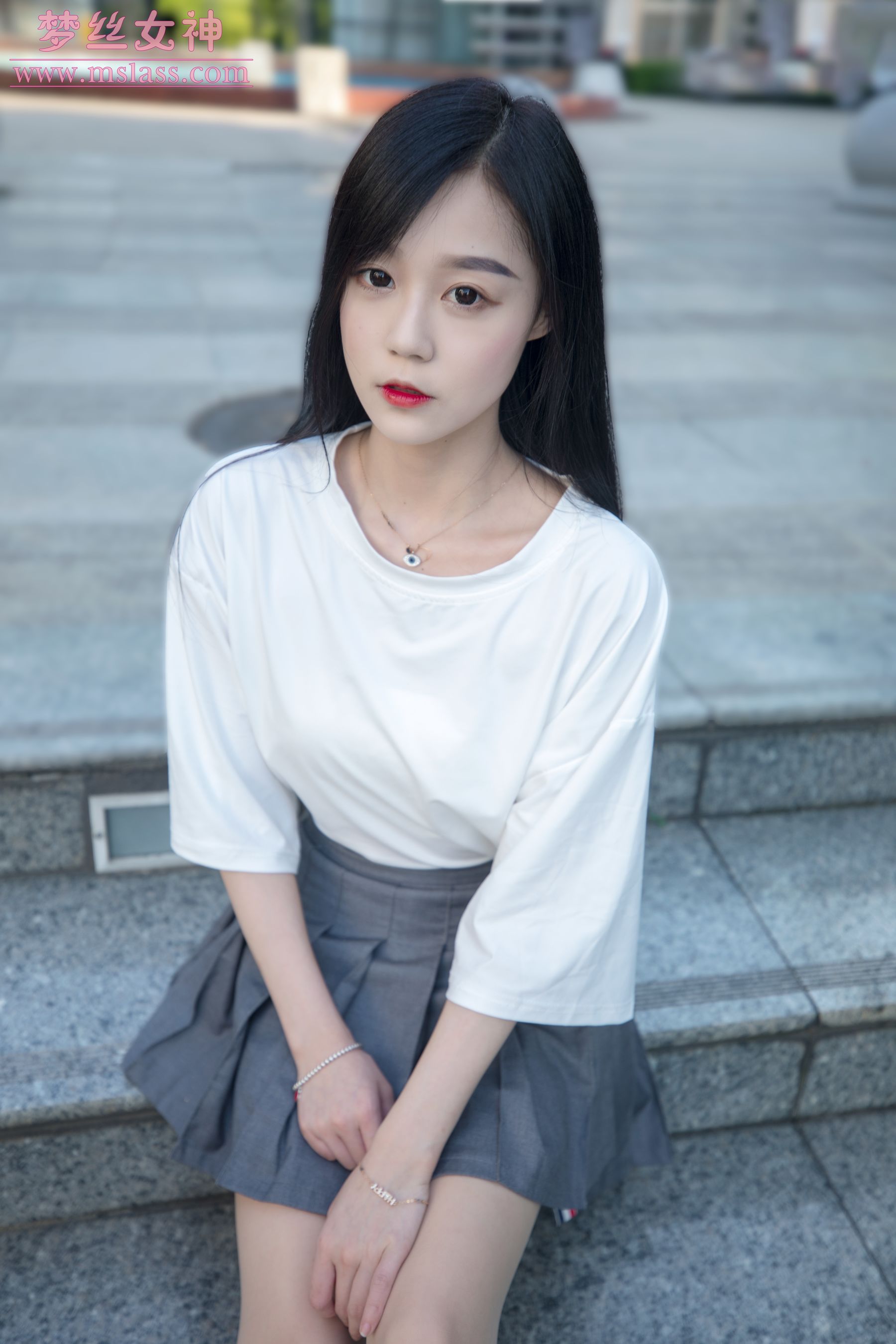 [梦丝女神MSLASS]  灵灵 甜静的明星脸