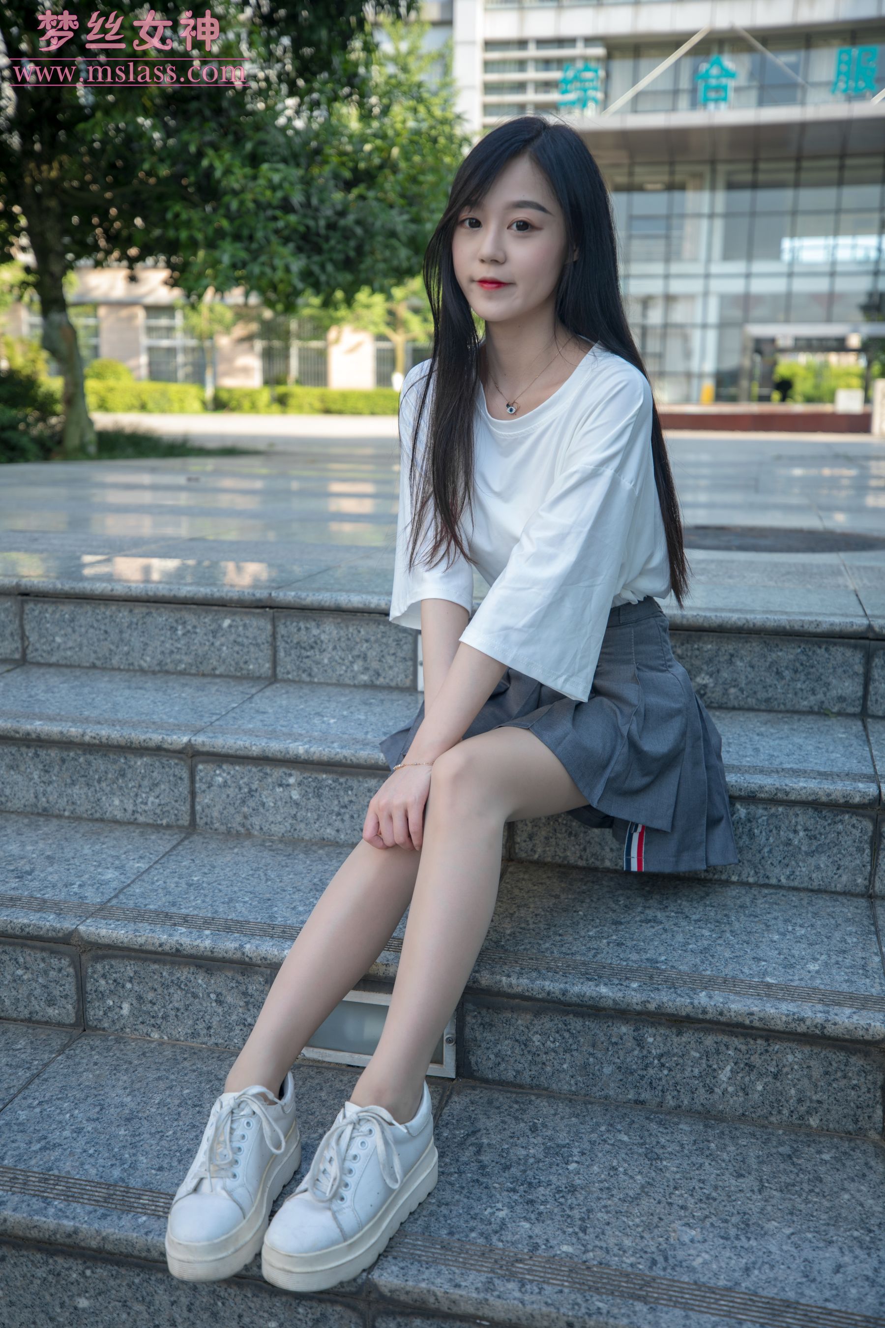 [梦丝女神MSLASS]  灵灵 甜静的明星脸